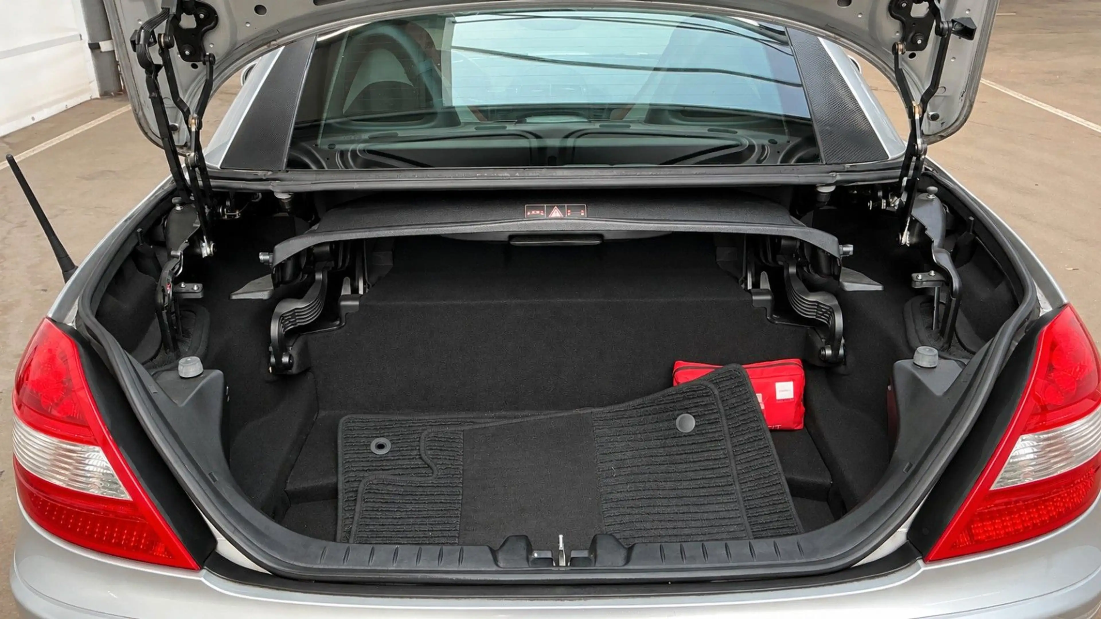 Mercedes-Benz SLK 200 Kompressor Aut, LEDER NAVI KAMERA XENON — photo 12