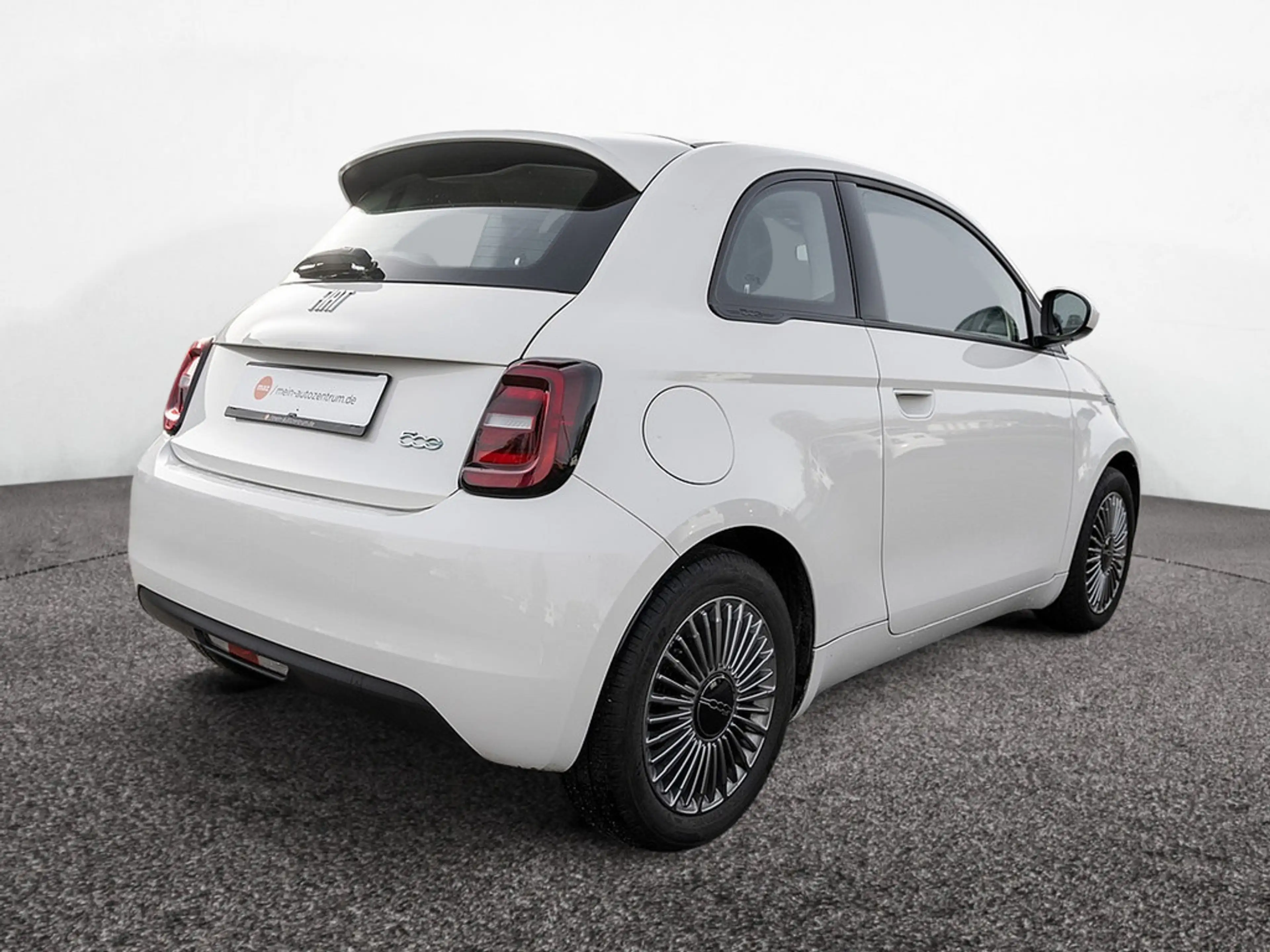 Fiat 500e Base 42kWh - CarPlay, Klimaautomatik, uv — photo 4