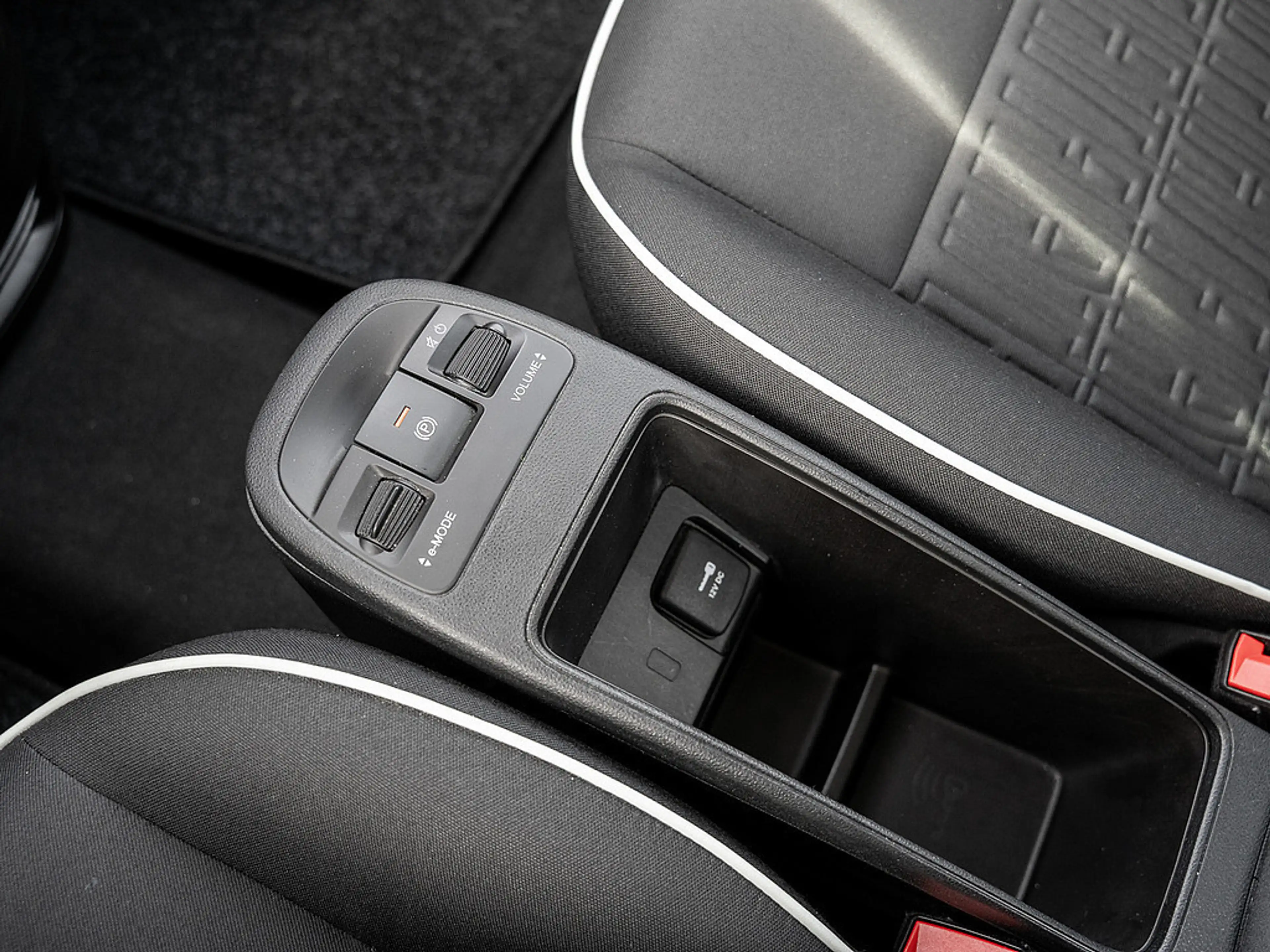 Fiat 500e Base 42kWh - CarPlay, Klimaautomatik, uv — photo 10