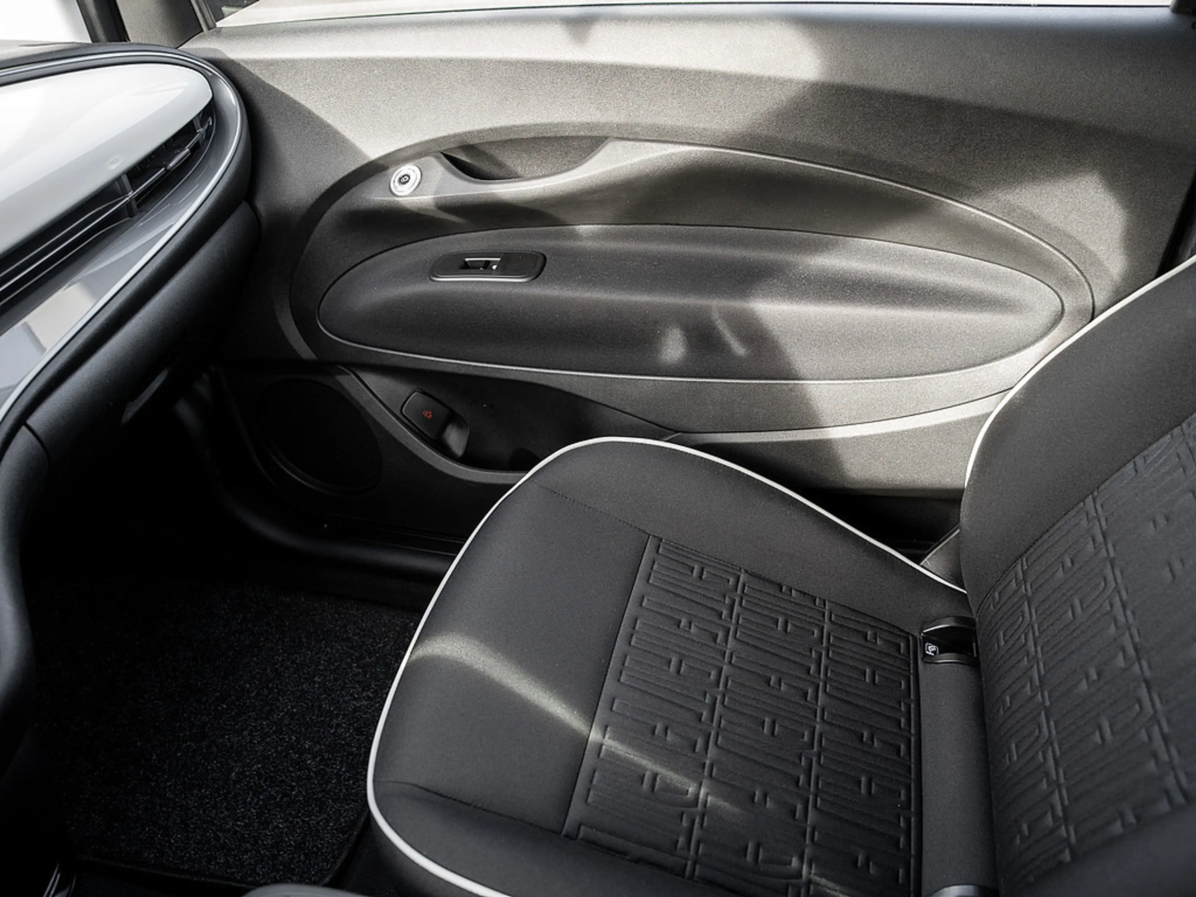 Fiat 500e Base 42kWh - CarPlay, Klimaautomatik, uv — photo 11