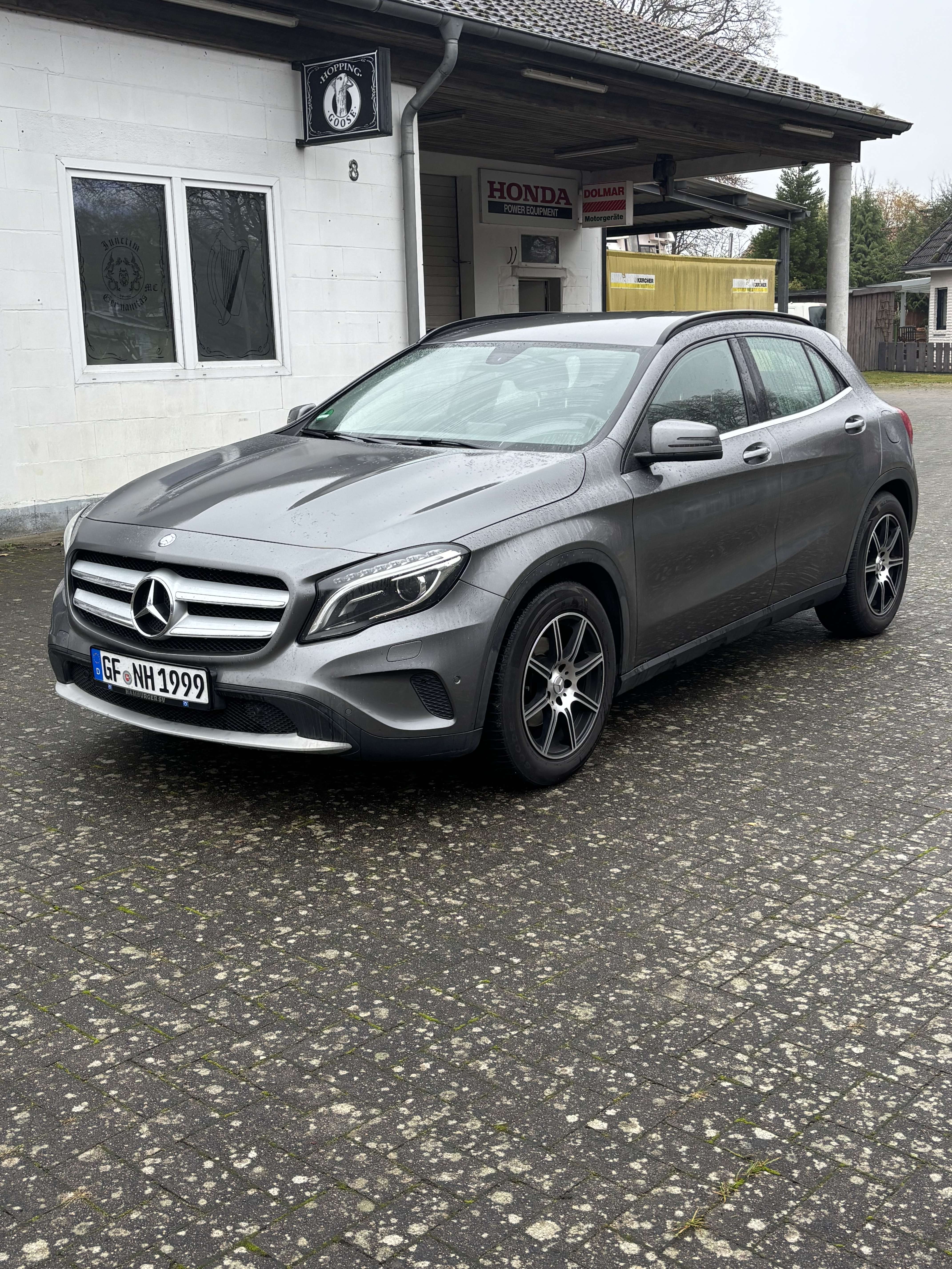 Second hand Mercedes Benz Gla-Class 220
