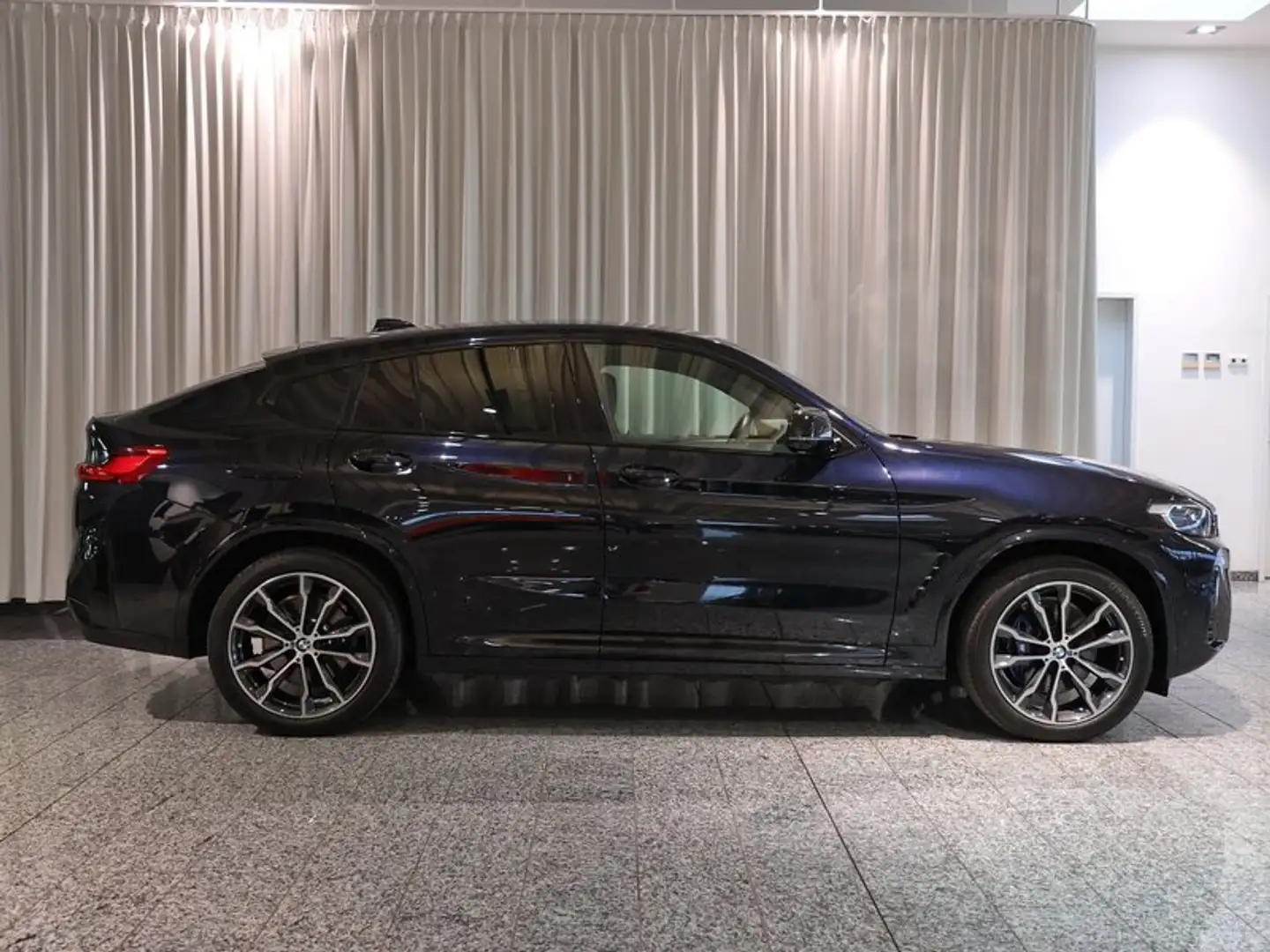 BMW X4 M 40d 20Zoll AHK HUD HarmKar Laser DrivAssProf. Schwarz - 2