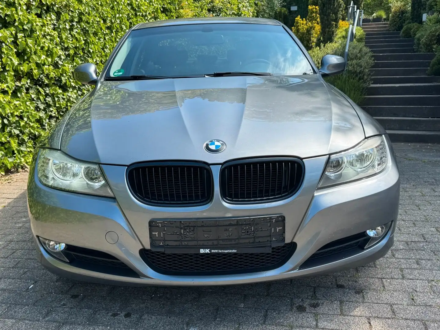 BMW 318 i *LED*Sitzheizung*Klima*Scheckheft* Grau - 1