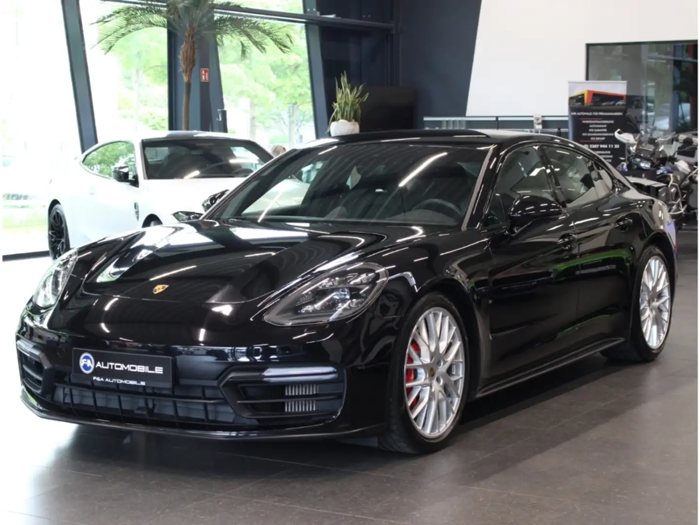 Porsche Panamera GTS 4.0 Sport Chrono Sport Design*1Hand Schwarz - 2