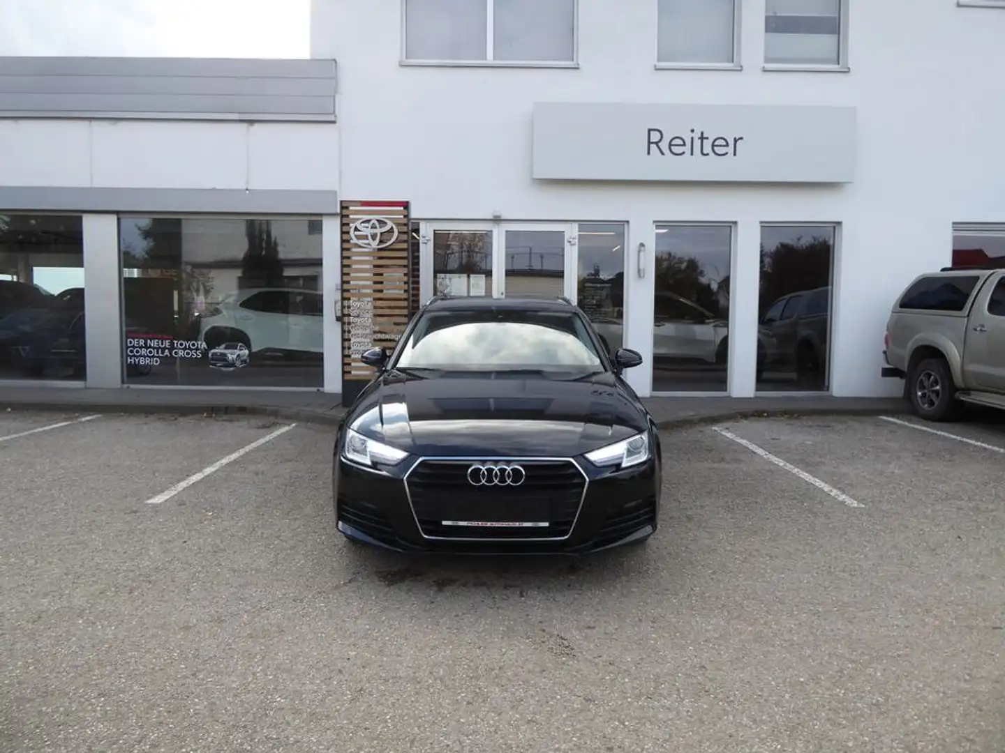 Audi A4 Avant 2,0 TDI S-tronic *NAVI*KAMERA*SHZ* Schwarz - 1