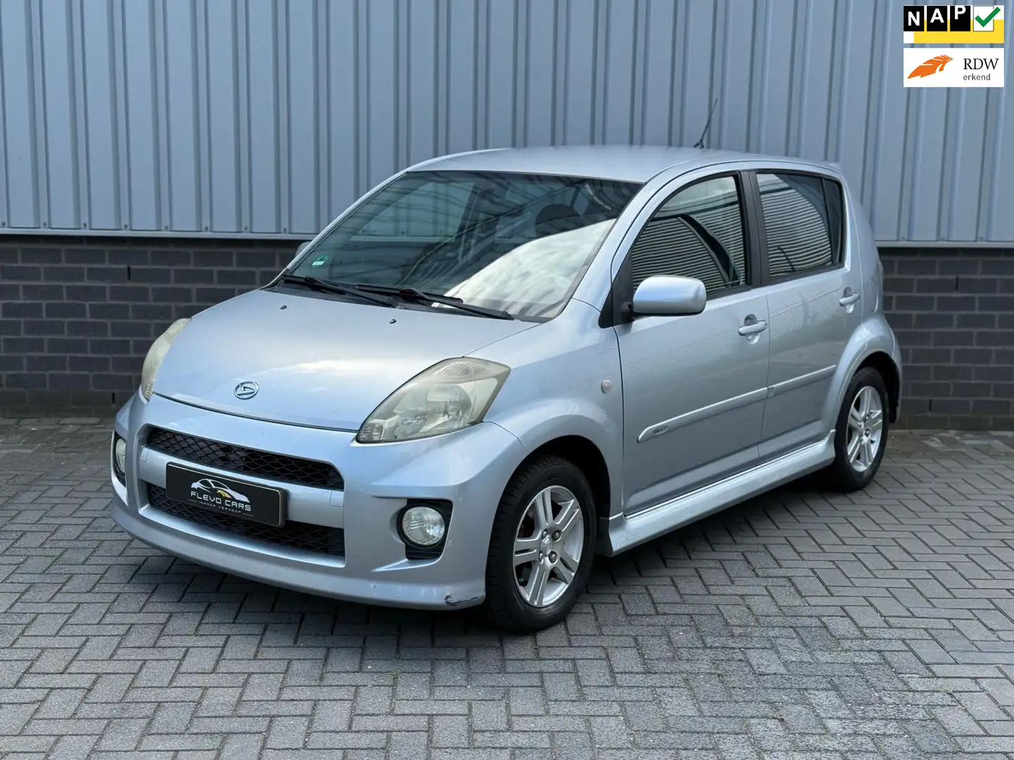 Daihatsu Sirion 2 1.3-16V Comfort |Airco|5 Deurs| Grijs - 1