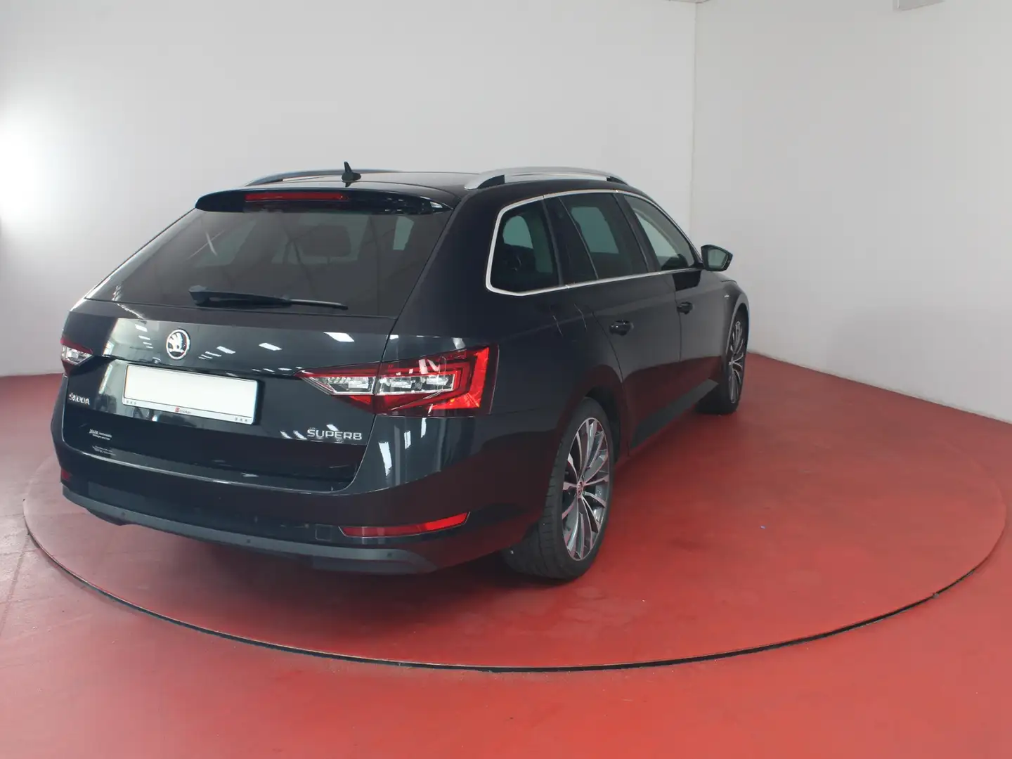 Skoda Superb Combi L&K 1.8TSI DSG TÜV bis 11/25 Kamera Pano St Schwarz - 2