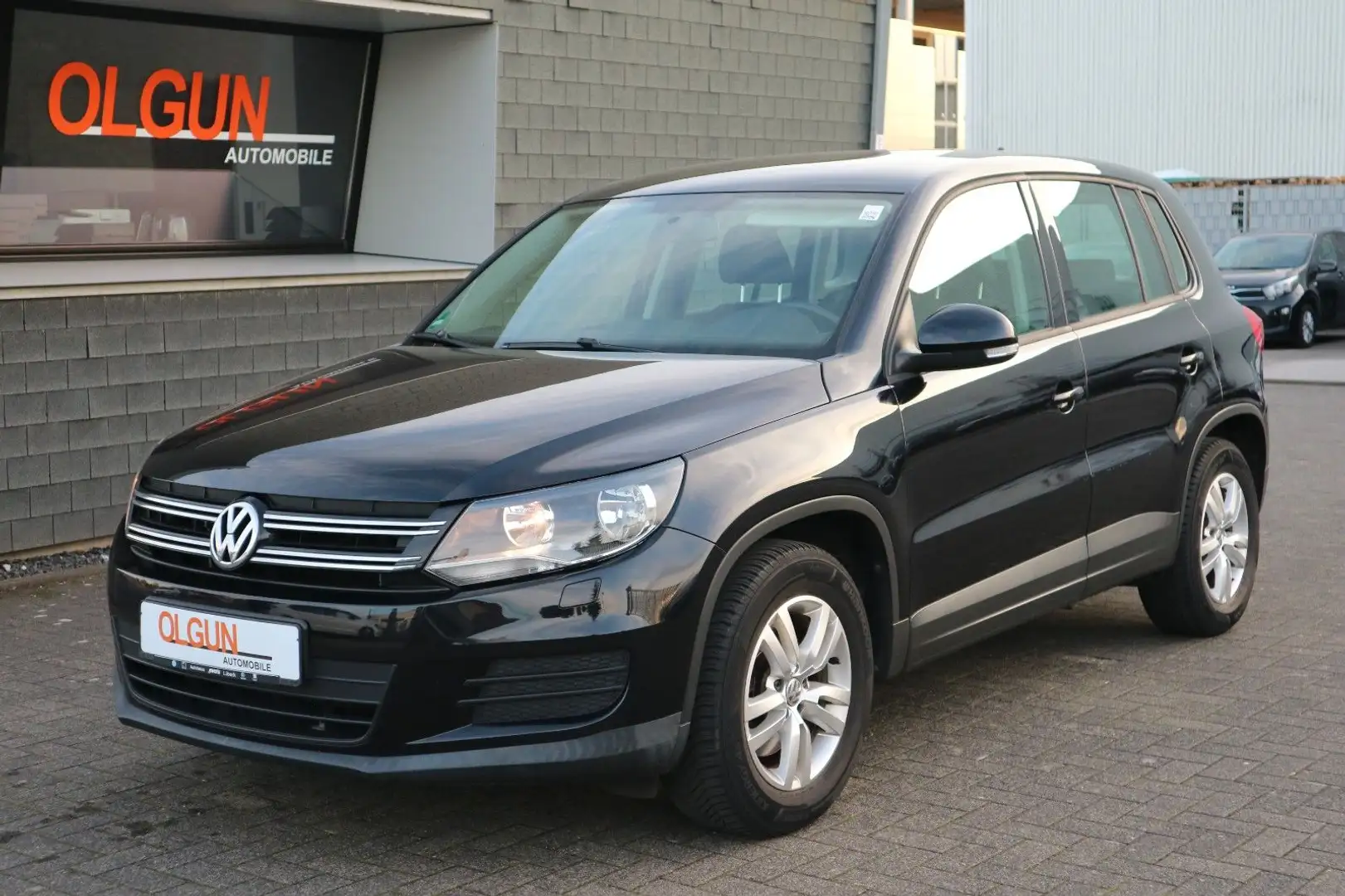 Volkswagen Tiguan Trend & Fun BMT *NAVI*PDC*SHZ* Schwarz - 1
