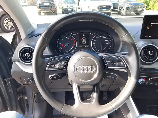 Audi Q2 view 8