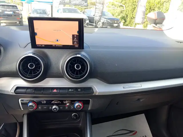 Audi Q2 view 15