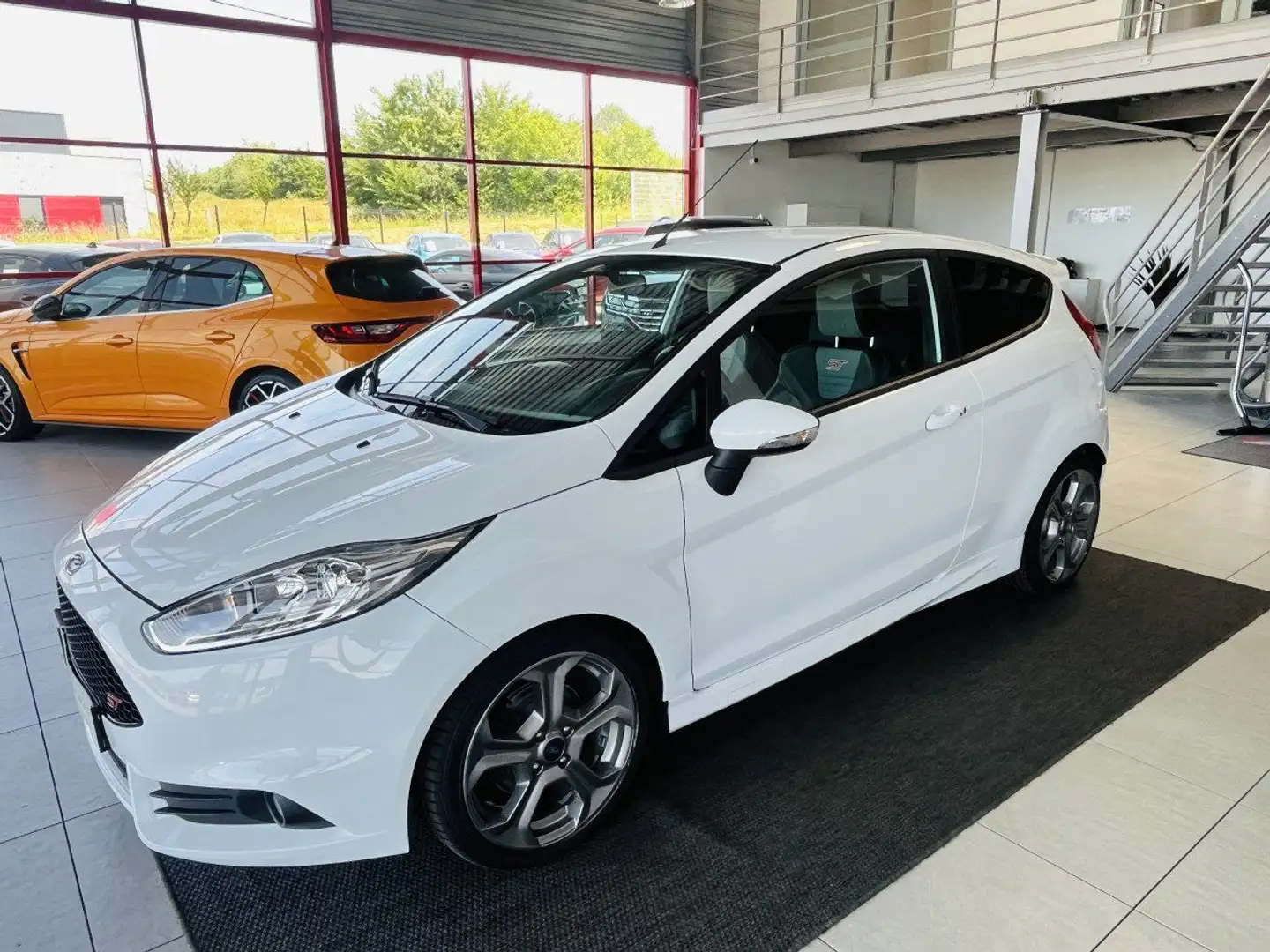 Ford Fiesta 1,6 182 GPS KEYLESS PARK PILOT RECARO HIFI SONY BL Blanco - 1