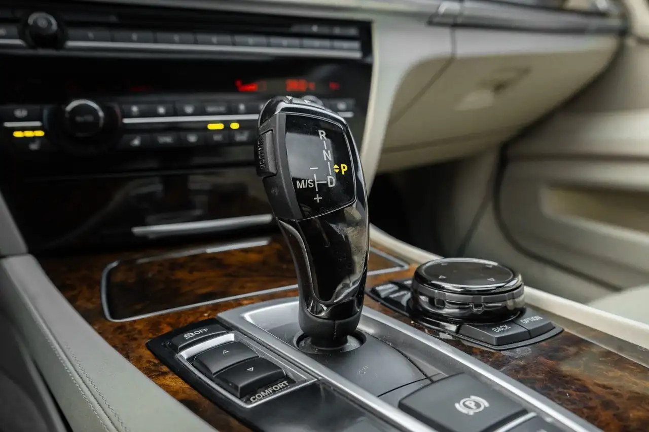 BMW 7 Series снимка BMW 7 Series