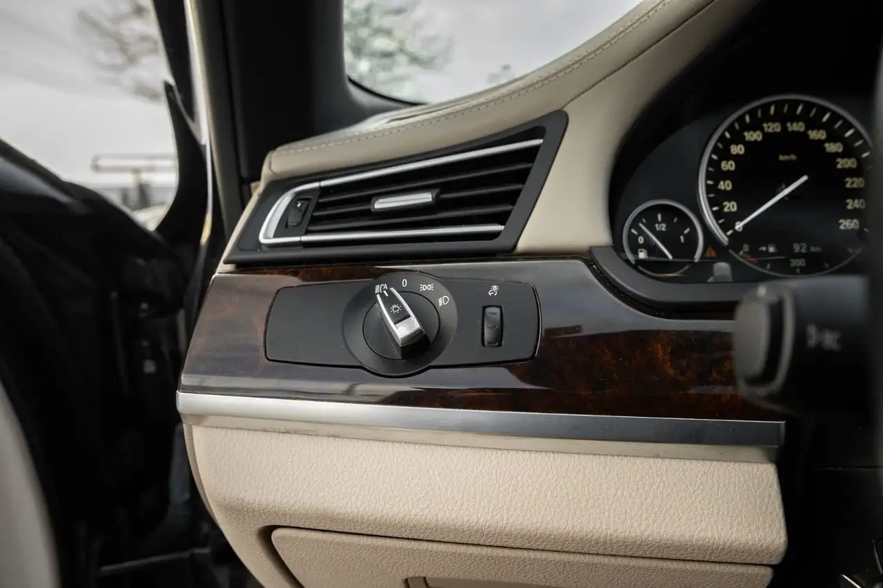 BMW 7 Series снимка BMW 7 Series