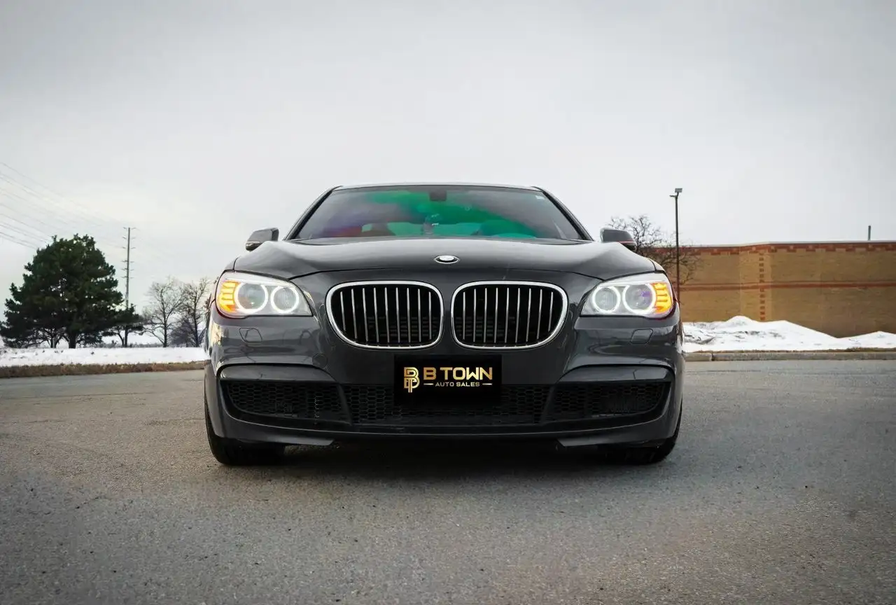 BMW 7 Series снимка BMW 7 Series