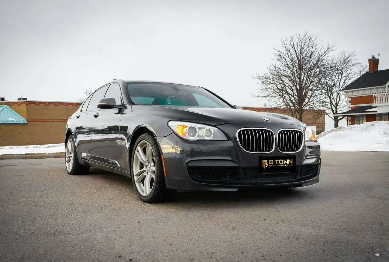 BMW 7 Series снимка BMW 7 Series