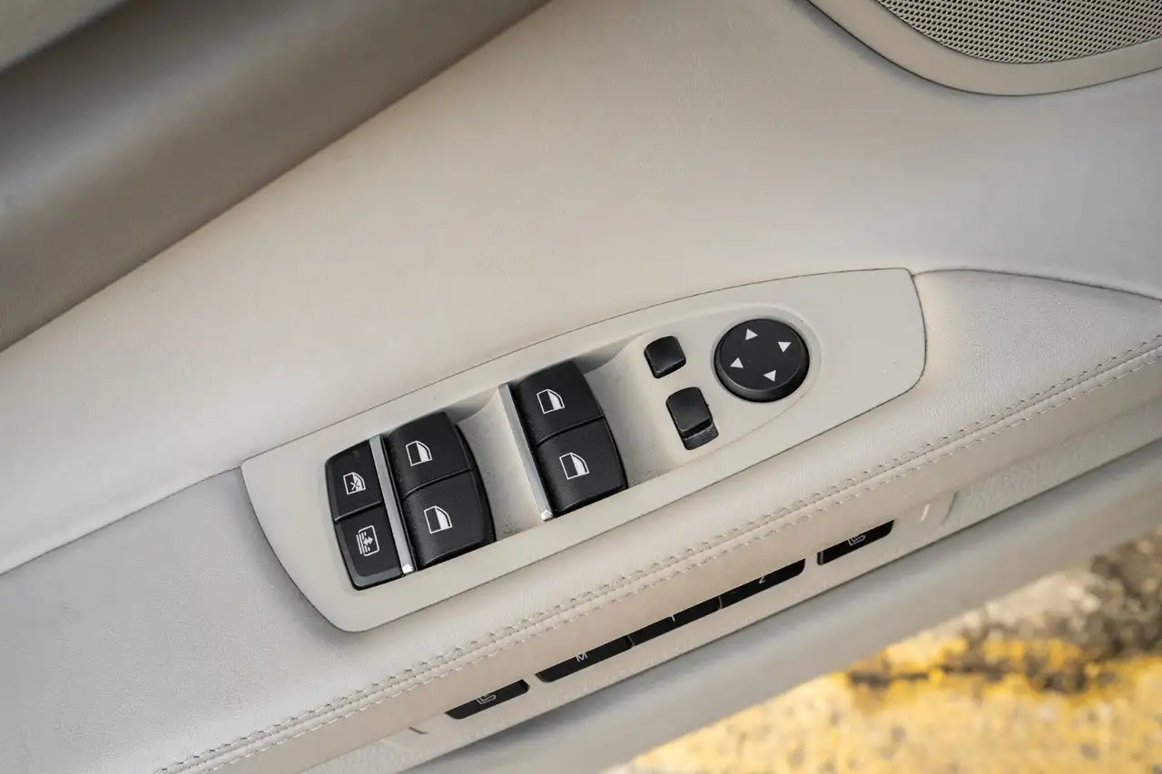 BMW 7 Series снимка BMW 7 Series