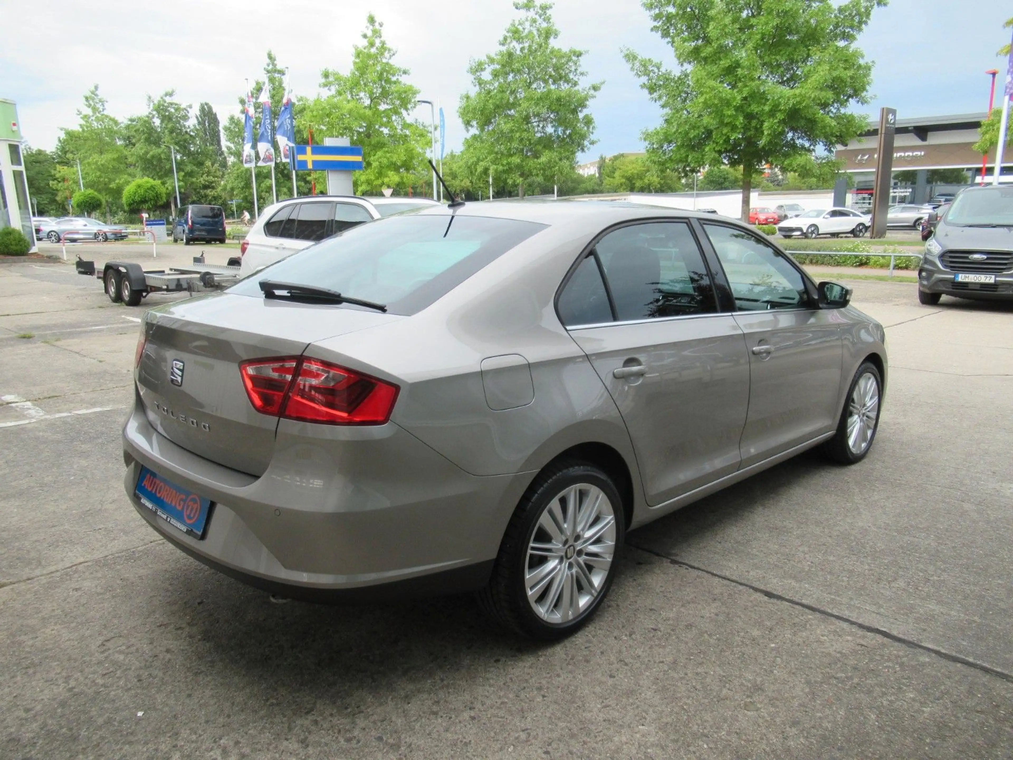 SEAT Toledo Xcellence 1.4 AUTOMATIK*LED*NAVI*PDC*17" — photo 4