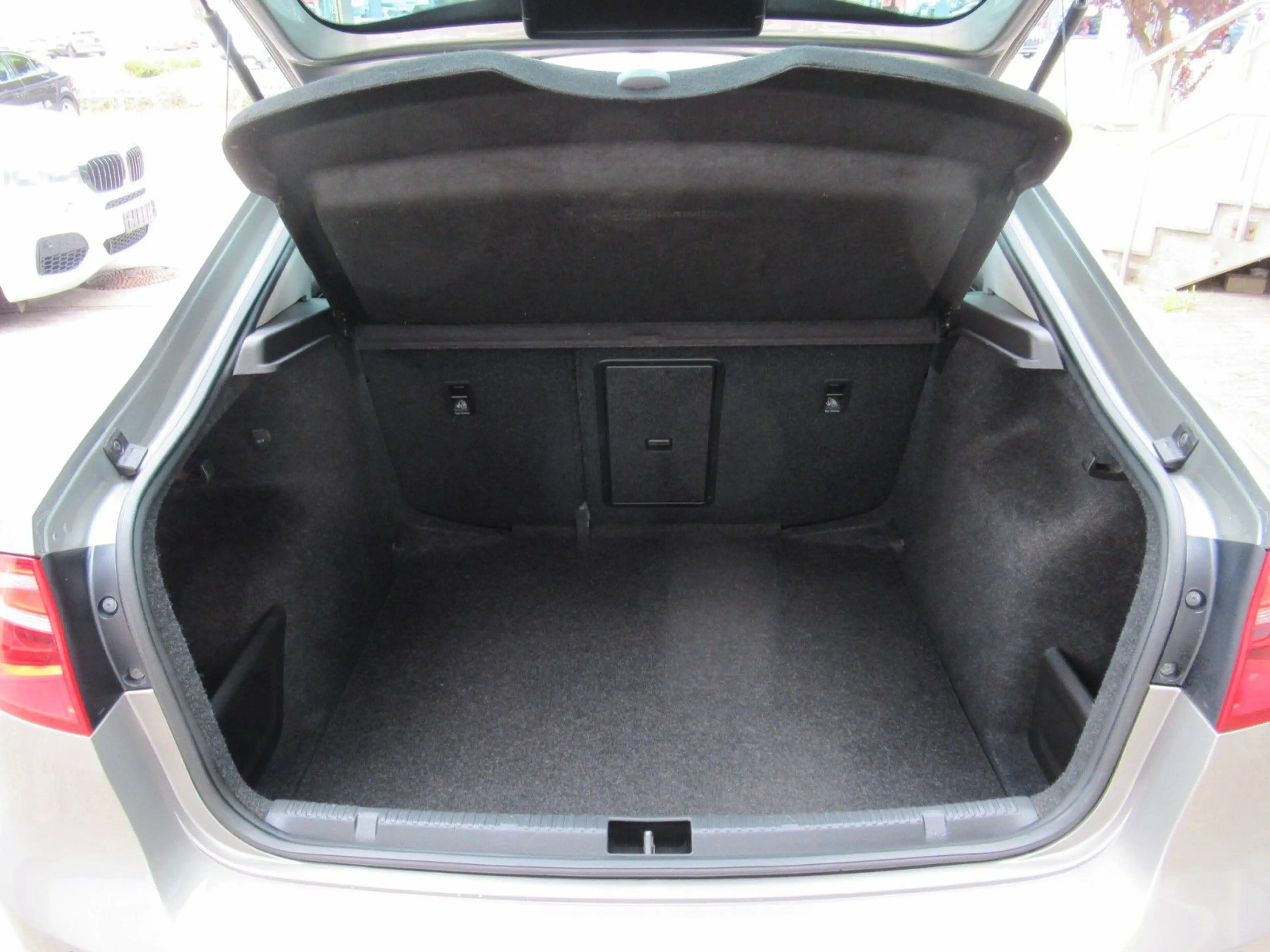 SEAT Toledo Xcellence 1.4 AUTOMATIK*LED*NAVI*PDC*17" — photo 10