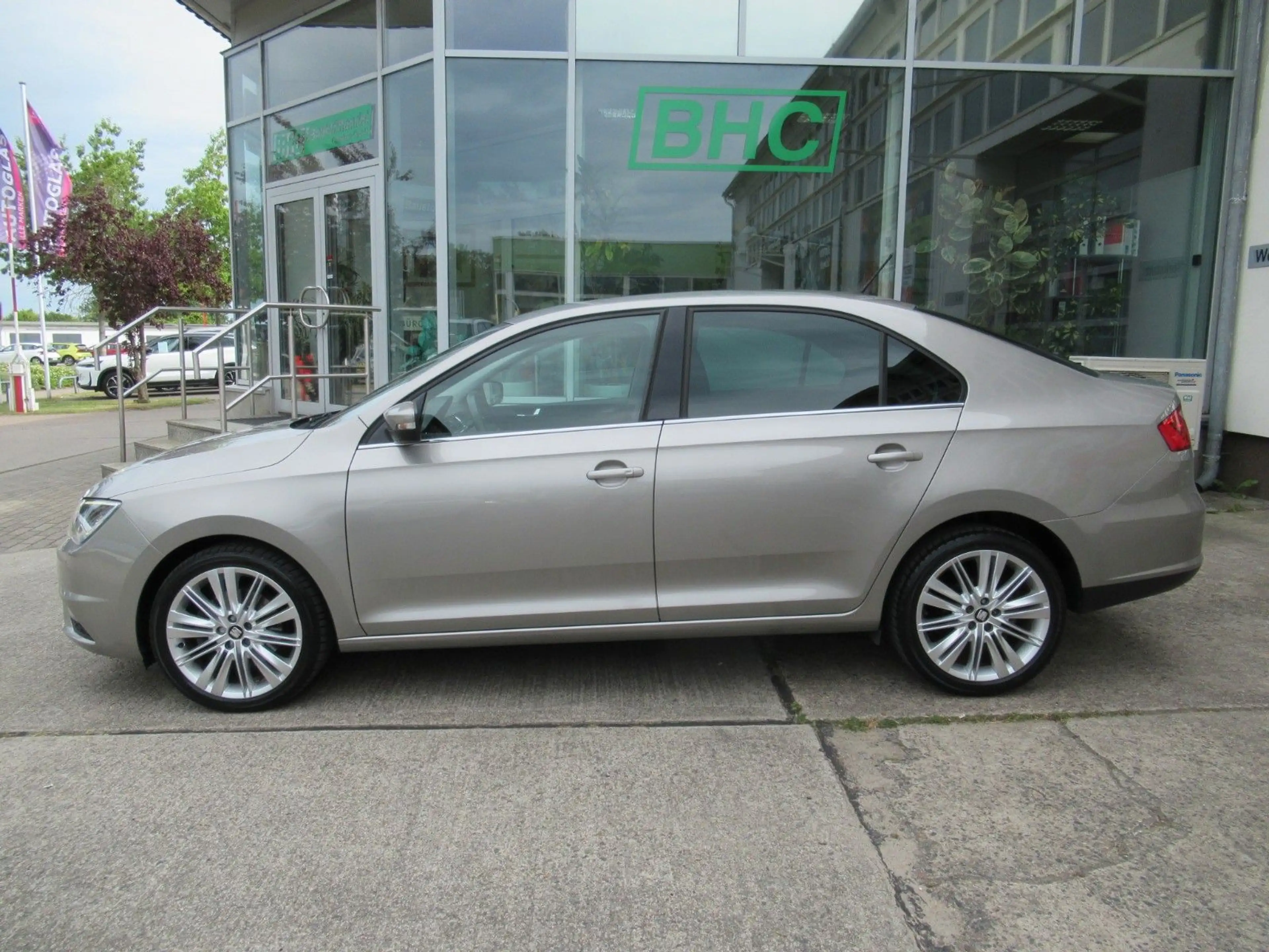 SEAT Toledo Xcellence 1.4 AUTOMATIK*LED*NAVI*PDC*17" — photo 15