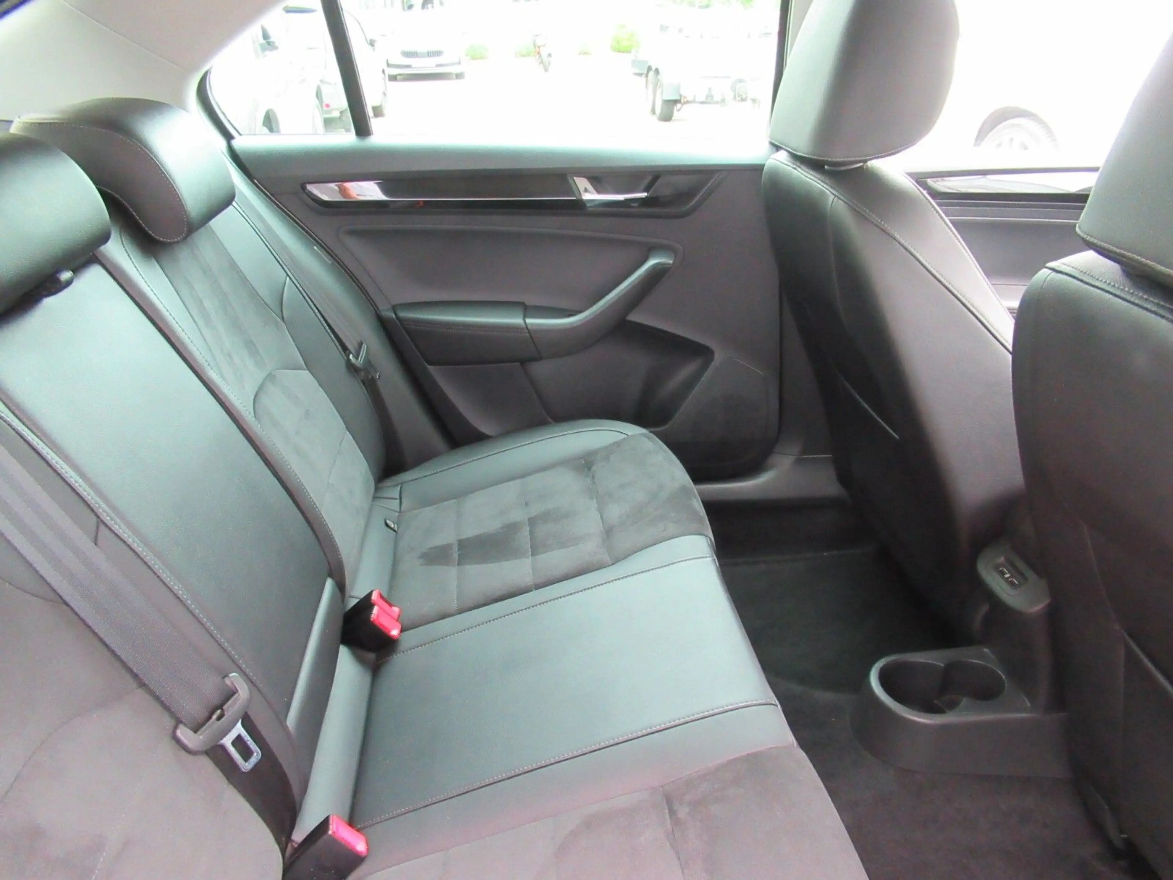 SEAT Toledo Xcellence 1.4 AUTOMATIK*LED*NAVI*PDC*17" — photo 7