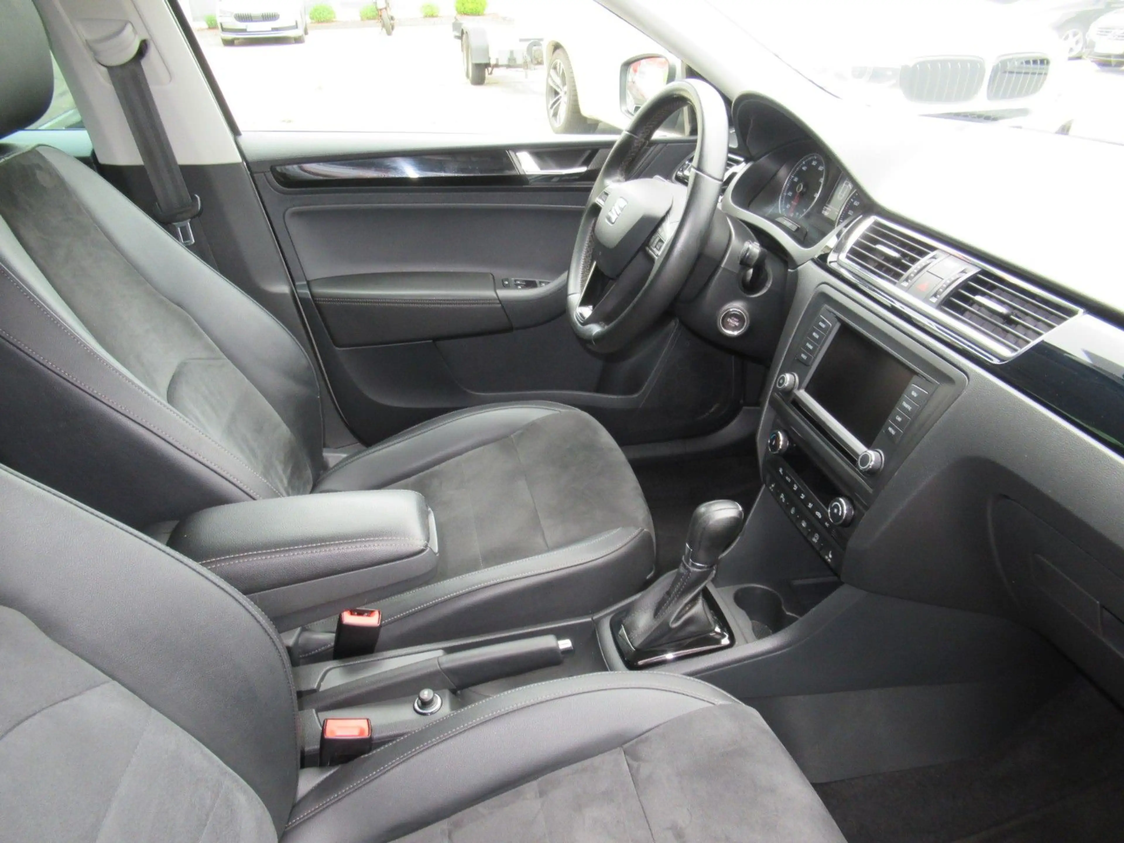 SEAT Toledo Xcellence 1.4 AUTOMATIK*LED*NAVI*PDC*17" — photo 6