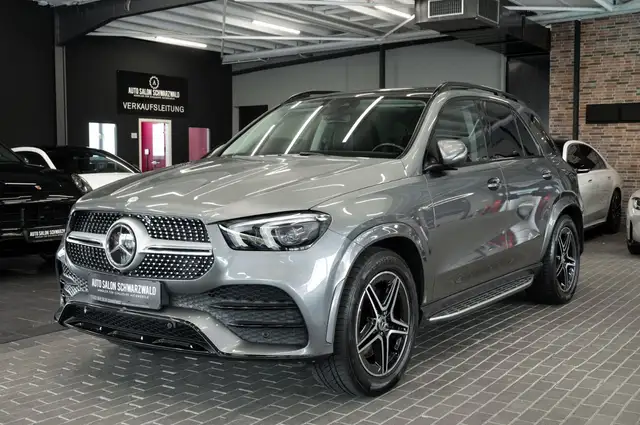 Mercedes-Benz Gle view 2