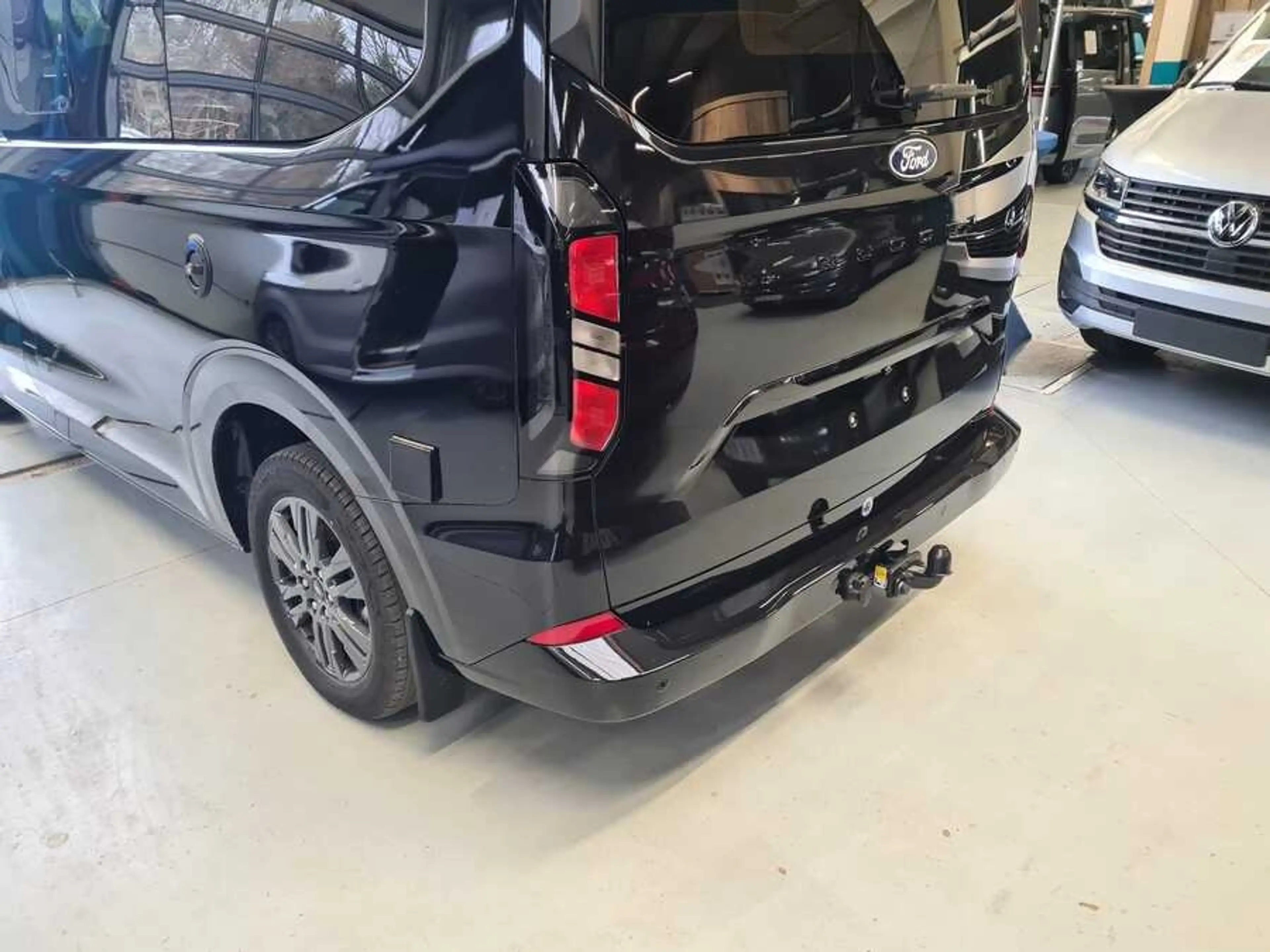 Ford Nugget Ford Nugget KWB (Korte Wielbasis) — photo 5