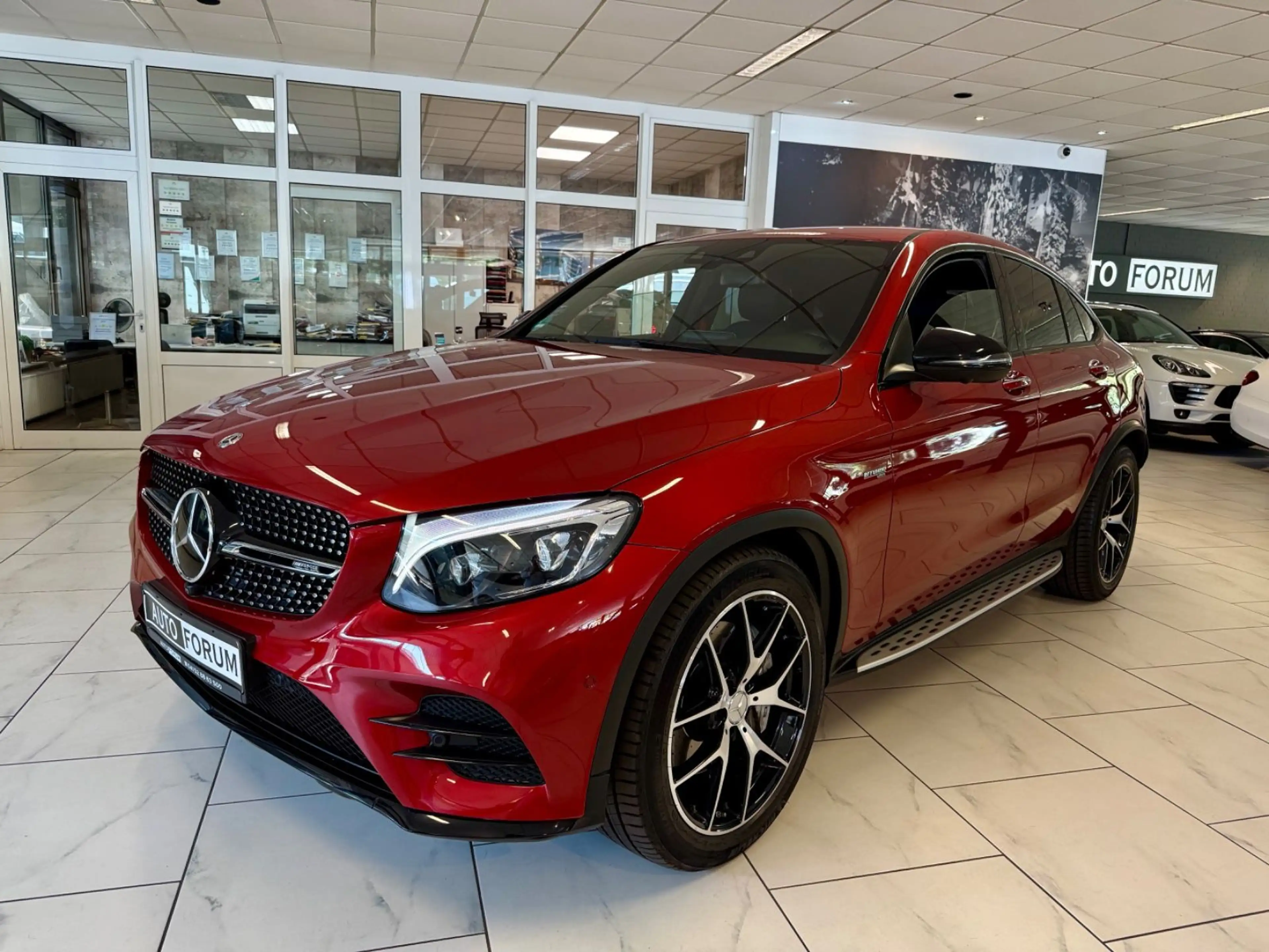 Mercedes-Benz GLC 43 AMG COUPE BURMESTER NIGHT AHK 360 DESIGNO — photo 4