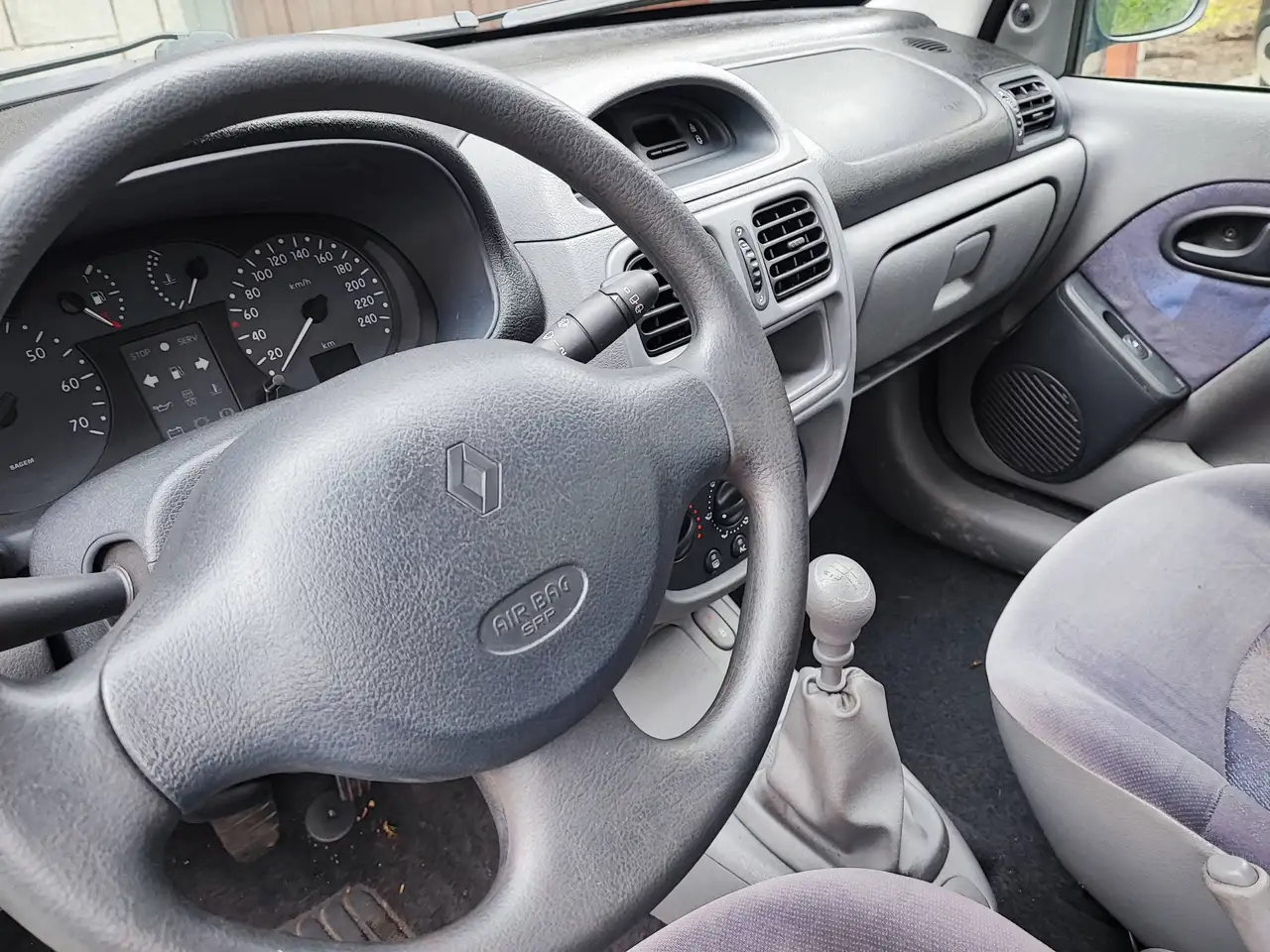 Renault Clio II 1999 5p 1.2 RT 4 airbag, foto 4