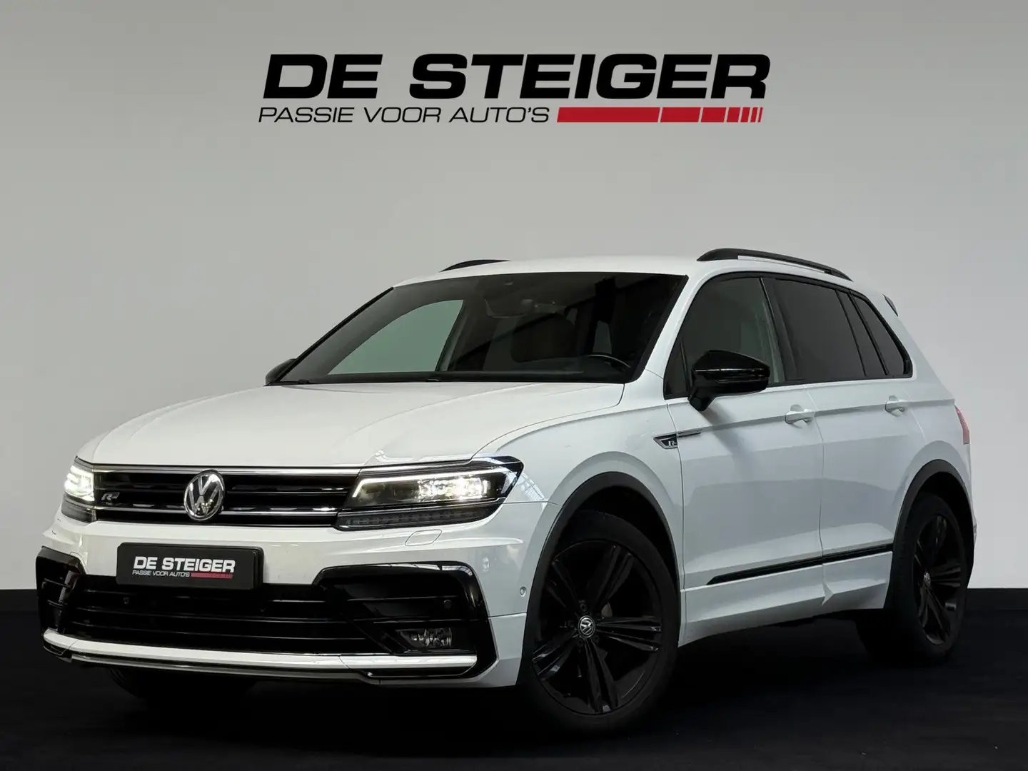 Volkswagen Tiguan 1.5 TSI ACT R-Line ACC Camera Led Virtual Trekhaak Wit - 1