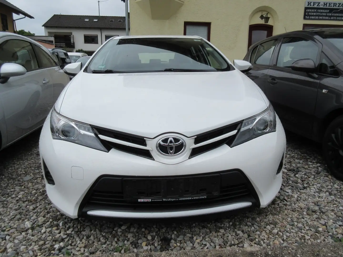 Toyota Auris 1.33 Dual-VVT-i Cool Klima Alu gt. Zustand Белый - 2