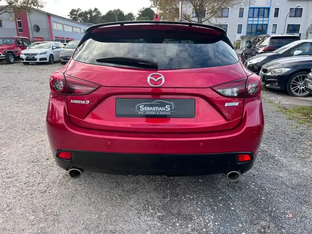 Mazda Mazda3 view 5