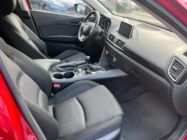 Mazda Mazda3 view 9