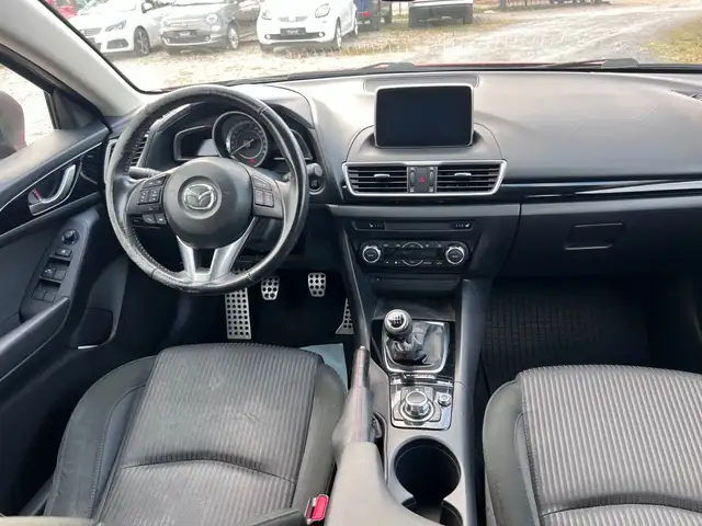 Mazda Mazda3 view 8
