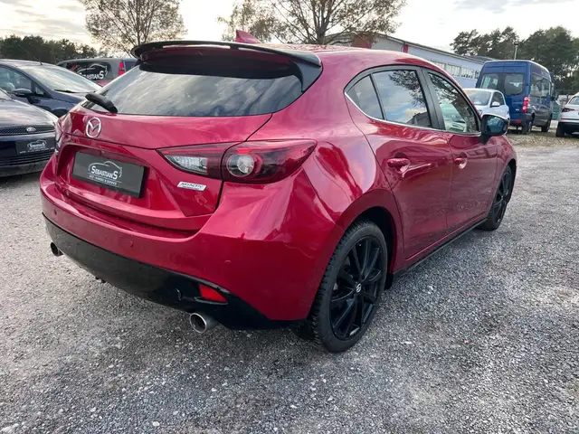 Mazda Mazda3 view 4