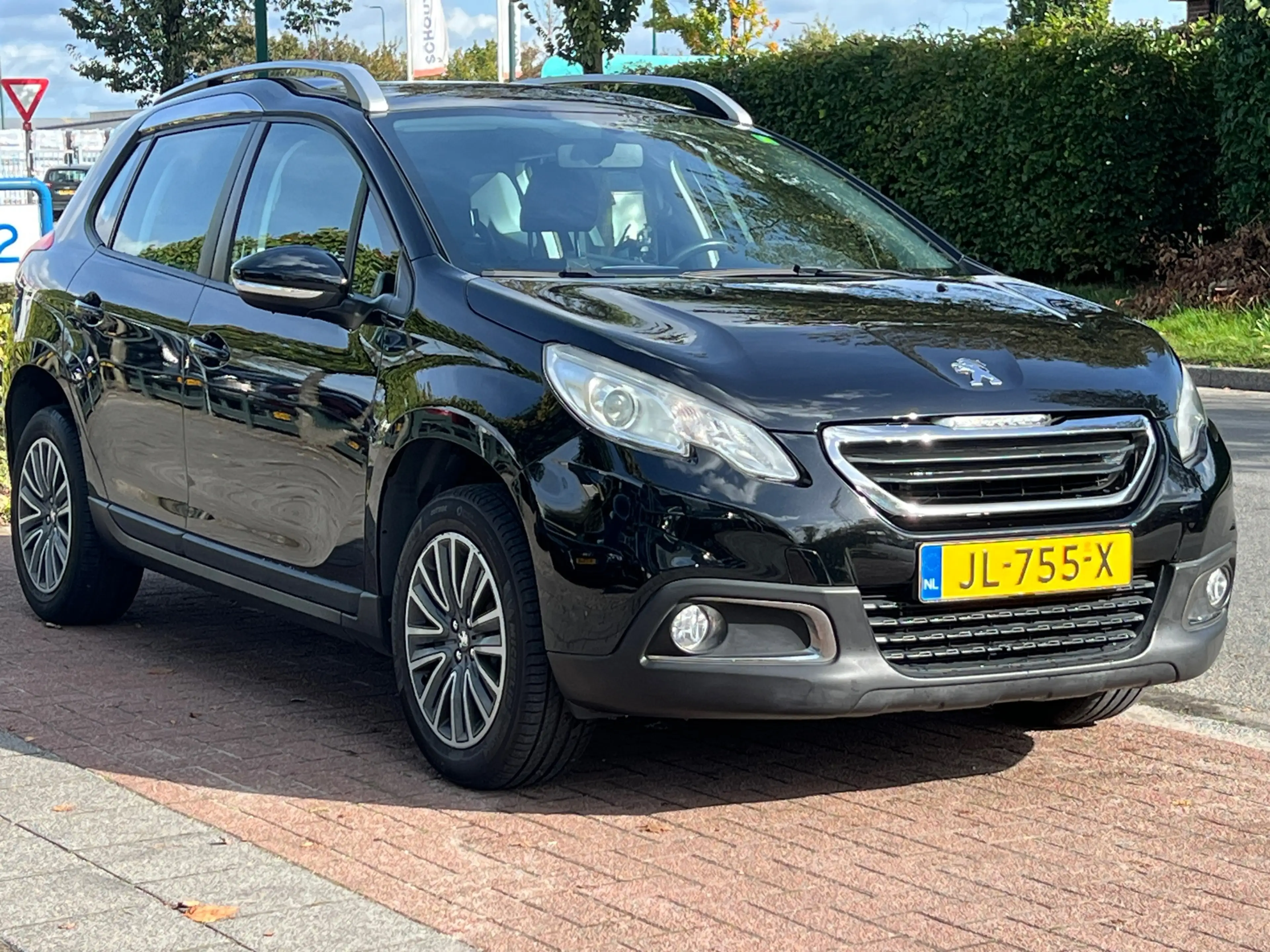 Peugeot 2008 1.2 PureTech Blue Lion — photo 2