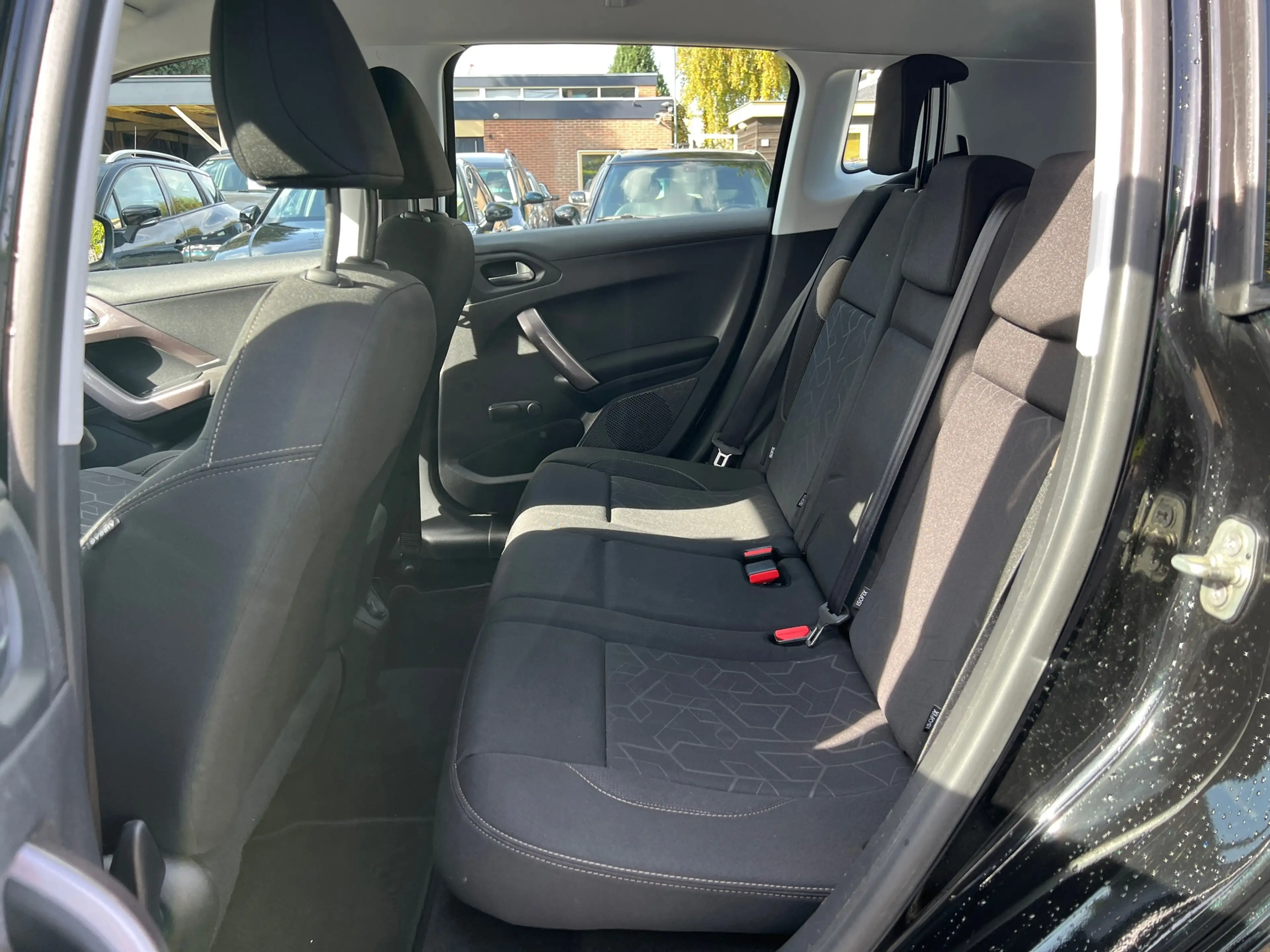Peugeot 2008 1.2 PureTech Blue Lion — photo 10
