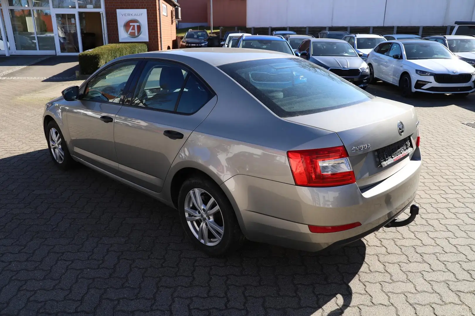 Skoda Octavia Limousine 140PS TSI  - AHK/Alu/Allwetter/Klima/... Beige - 2