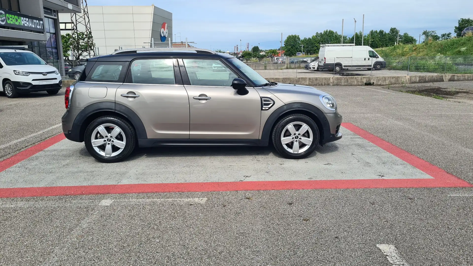 MINI Cooper D Countryman 2.0 Business Bronze - 2