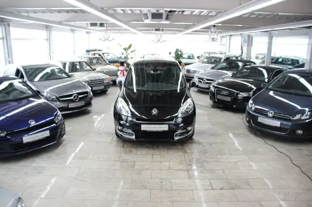 Renault Scenic III BOSE Edition *Navi/Teilleder*