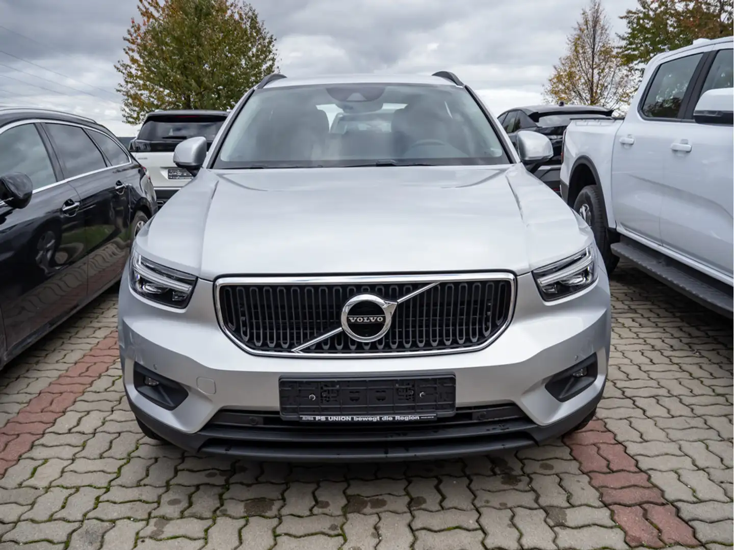 Volvo XC40 1.5 Basis 2WD KLIMA LED PDC SHZ NAVI Argent - 2