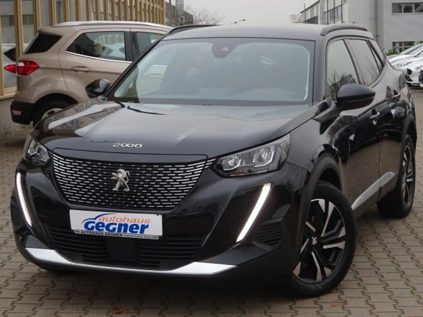 Peugeot 2008 Allure Pack 130PS Autm. ACC SHZ Klima Schwarz - 2