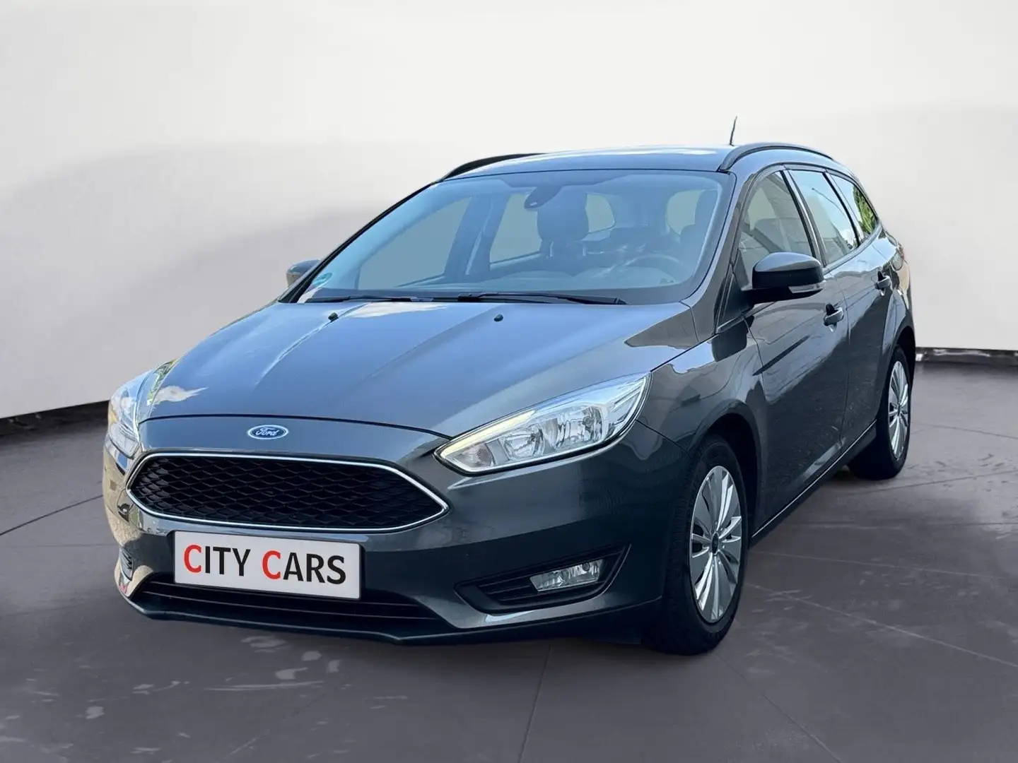 Ford Focus 1.6 Turnier Tempomat PDC Grijs - 1
