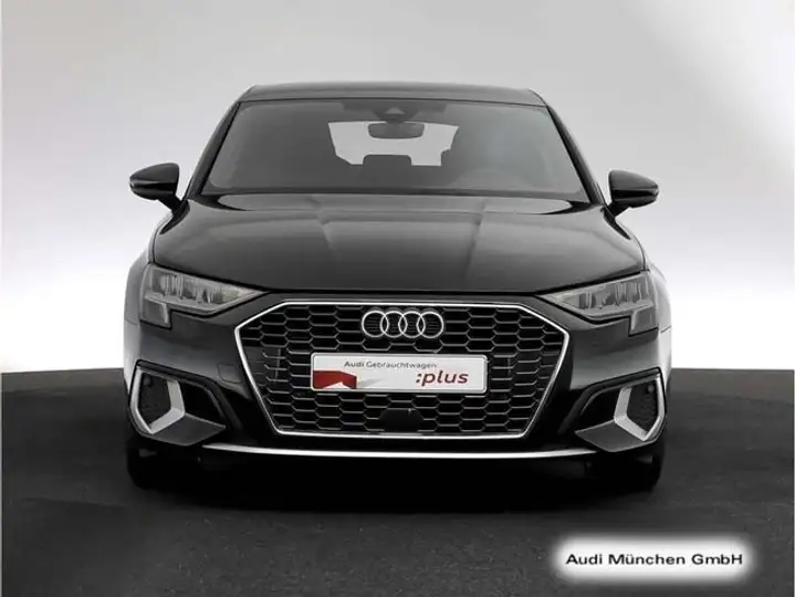 Audi A3 2023, foto 2