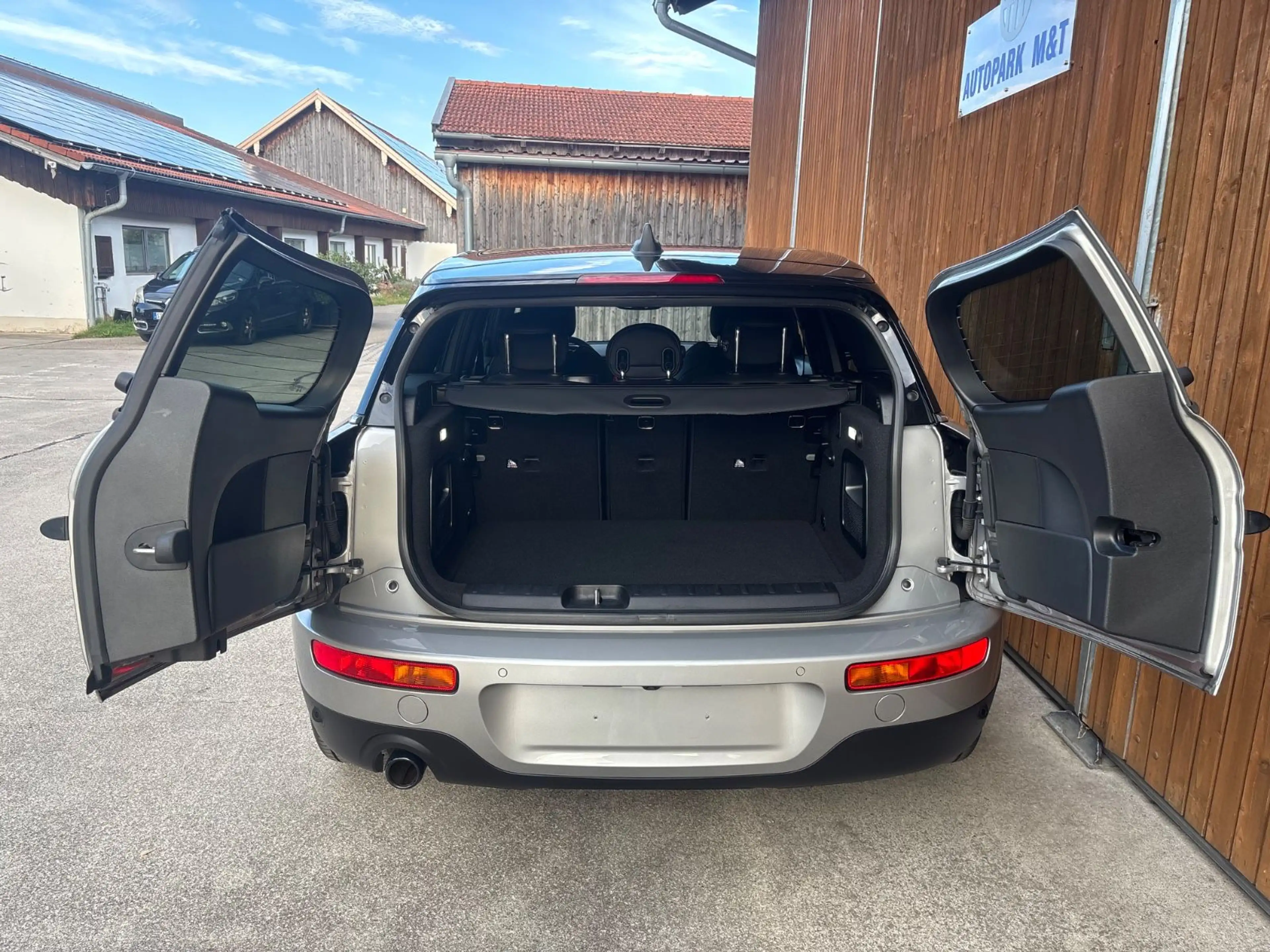 MINI Cooper D Clubman LederCrossPunch Kamera LED Navi — photo 13