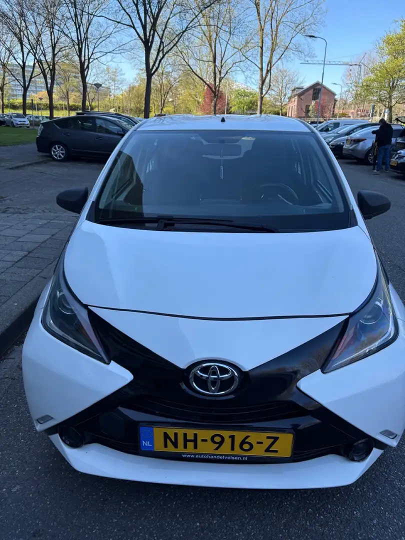 Toyota Aygo x 2017 Wit - 1