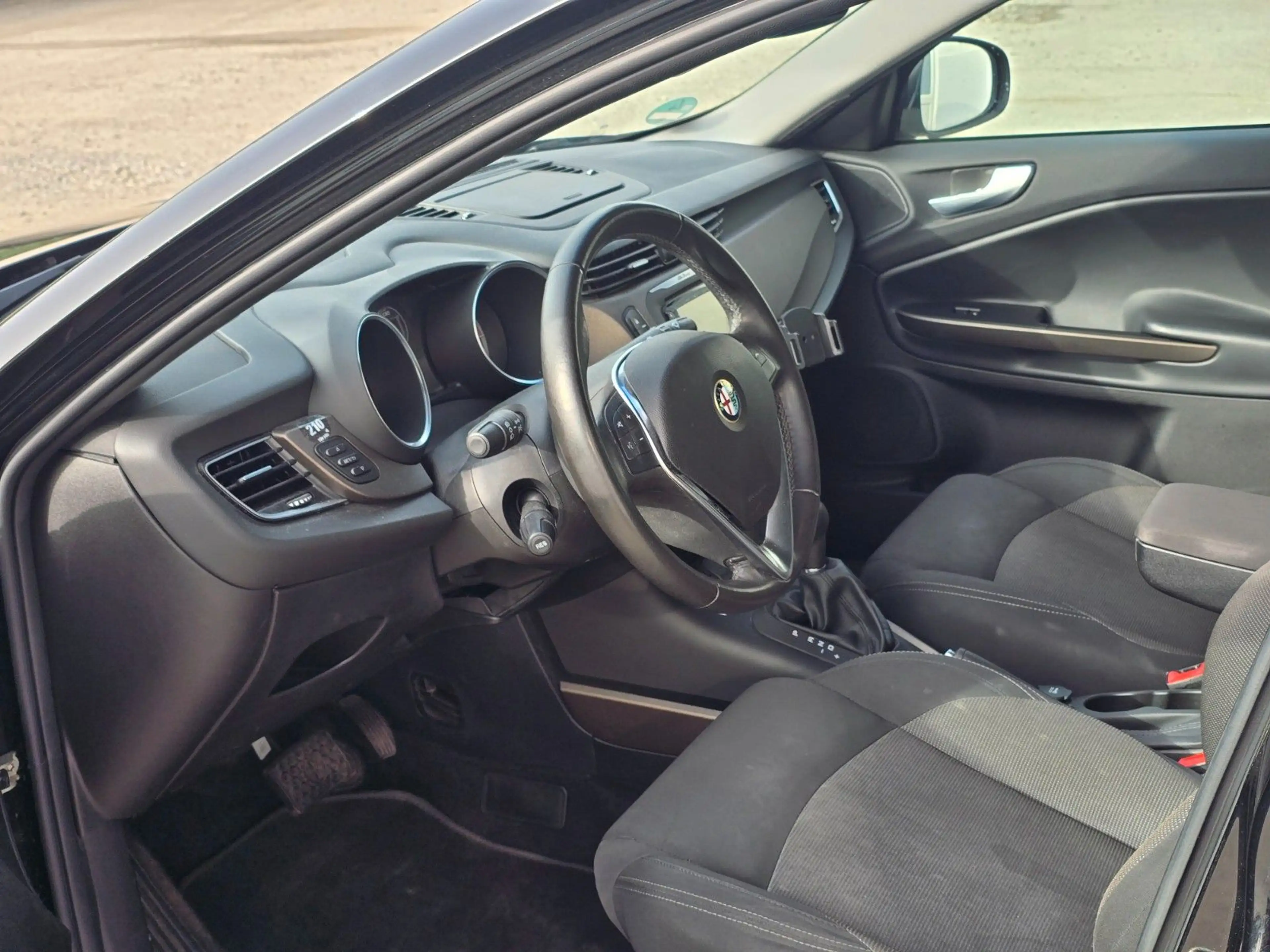 Alfa Romeo Giulietta Turismo *AUTOMATIK*DAB*EURO-6 — photo 9