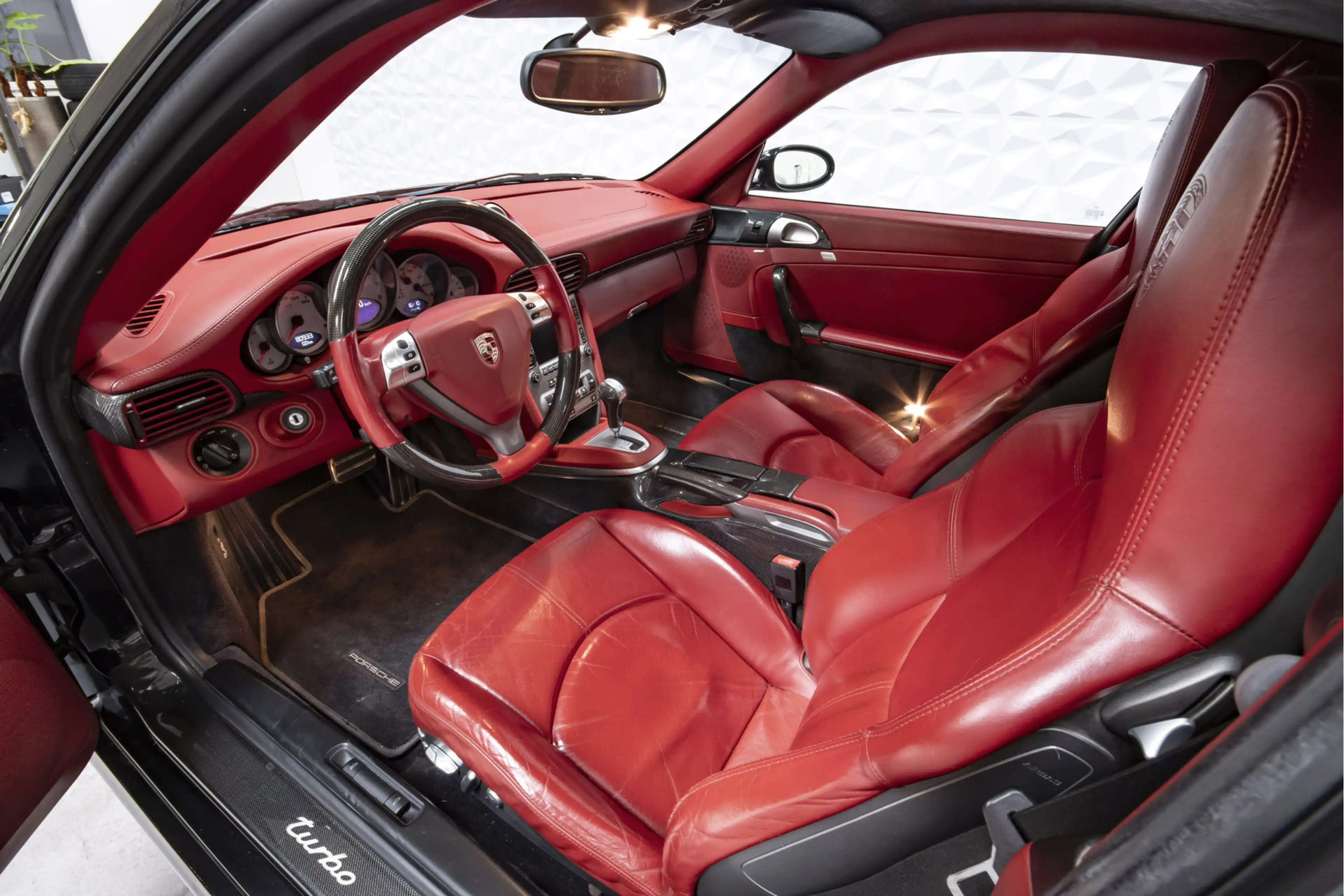 Porsche 997 3.6 Turbo | Carbon interior trim | Fixed Rear Wing — photo 13