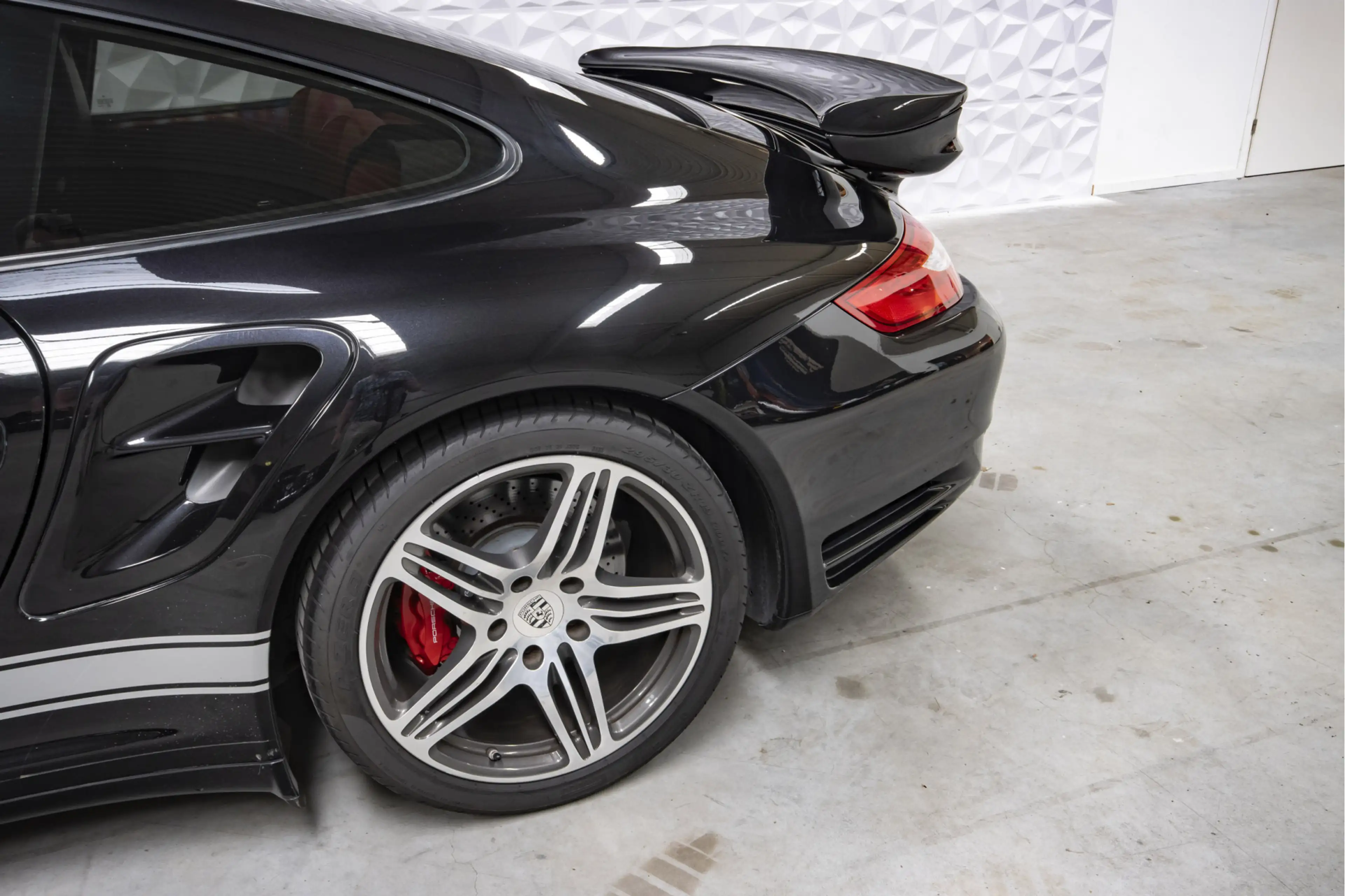 Porsche 997 3.6 Turbo | Carbon interior trim | Fixed Rear Wing — photo 12