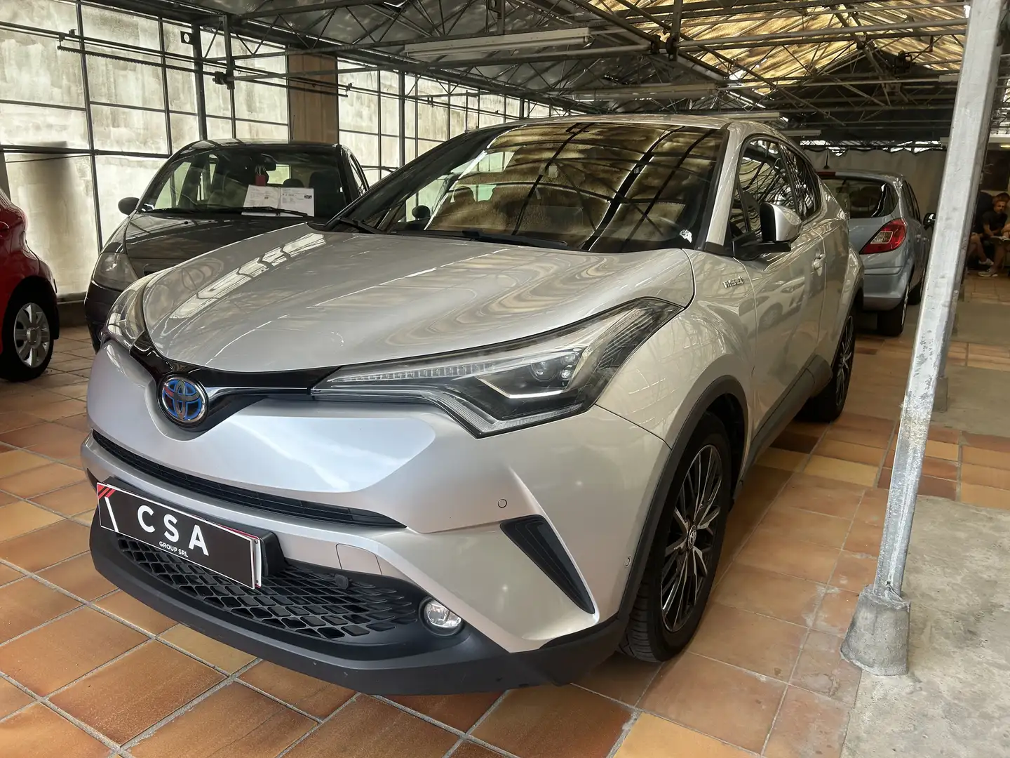 Toyota C-HR Hybrid 1.8i VVT-i C-Business E-CVT - 1